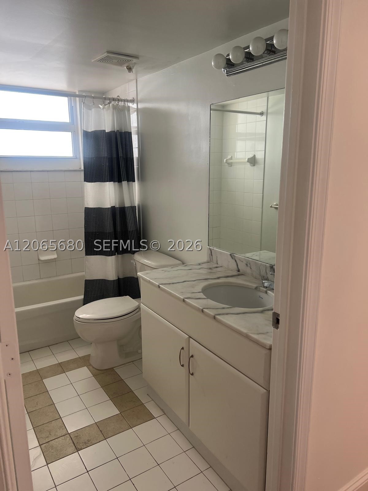 1200 Brickell Bay Dr #2723, Miami FL 33131