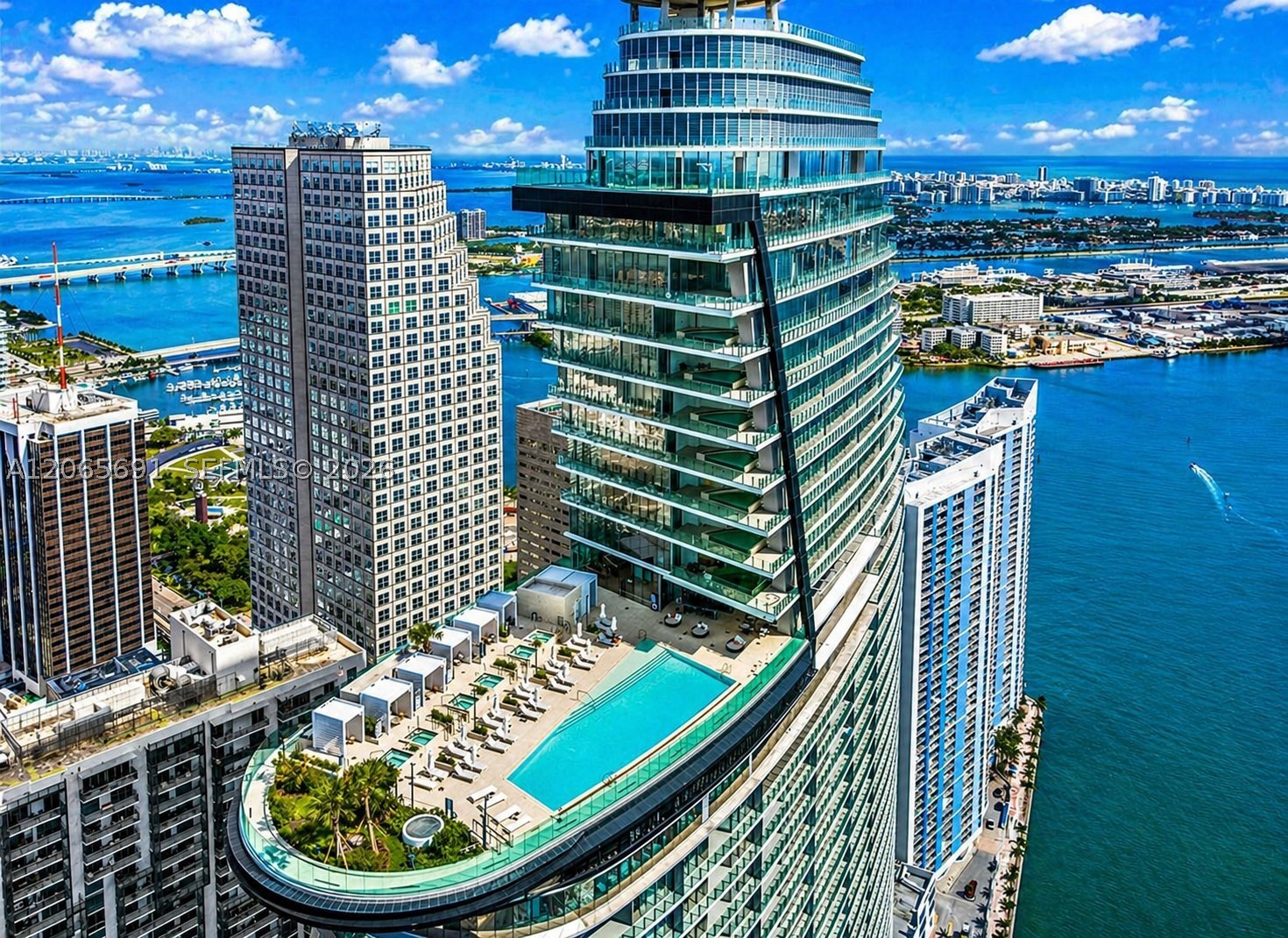 300 Biscayne Boulevard Way #4201E, Miami FL 33131