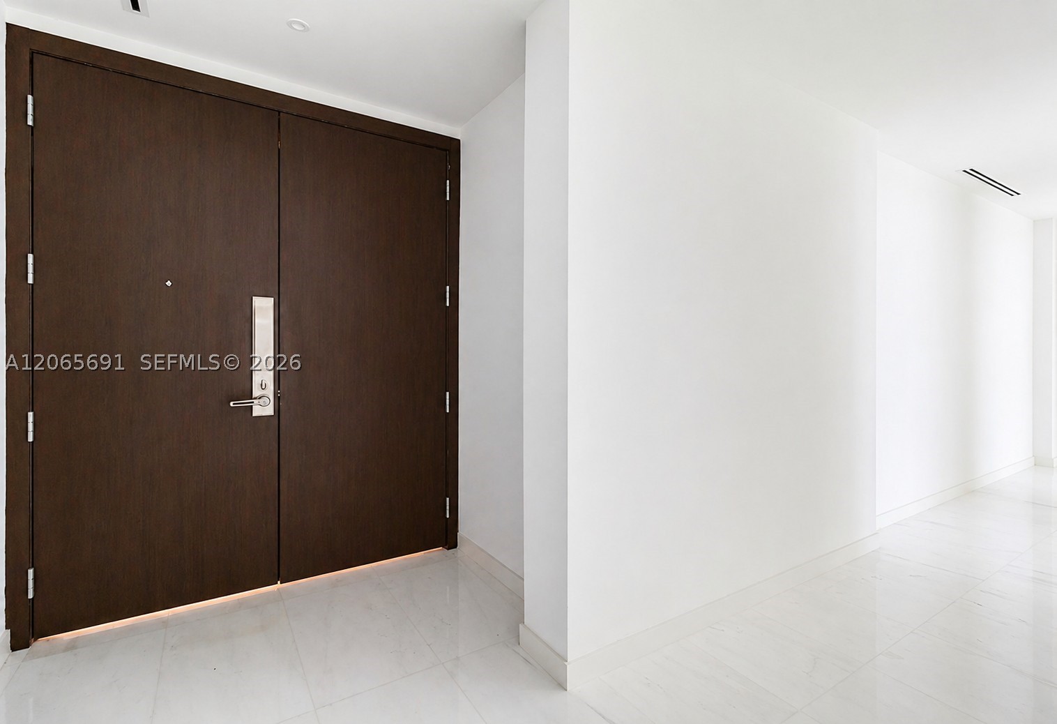 300 Biscayne Boulevard Way #4201E, Miami FL 33131