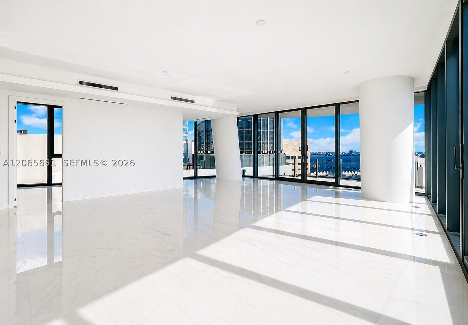 300 Biscayne Boulevard Way #4201E, Miami FL 33131