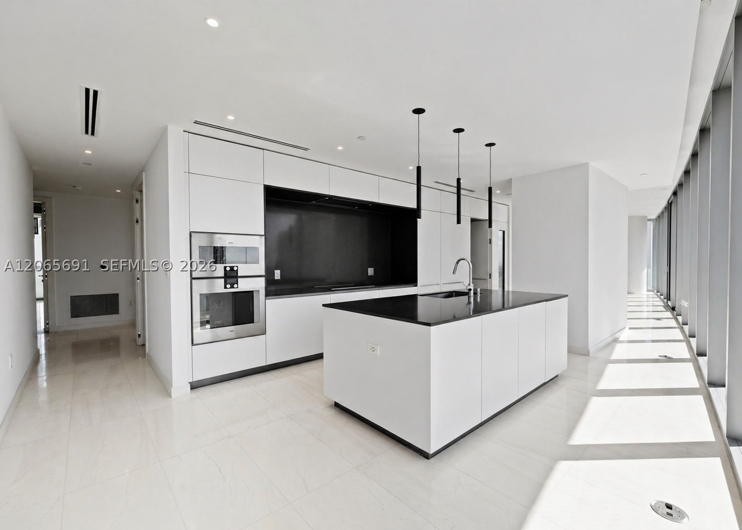 300 Biscayne Boulevard Way #4201E, Miami FL 33131