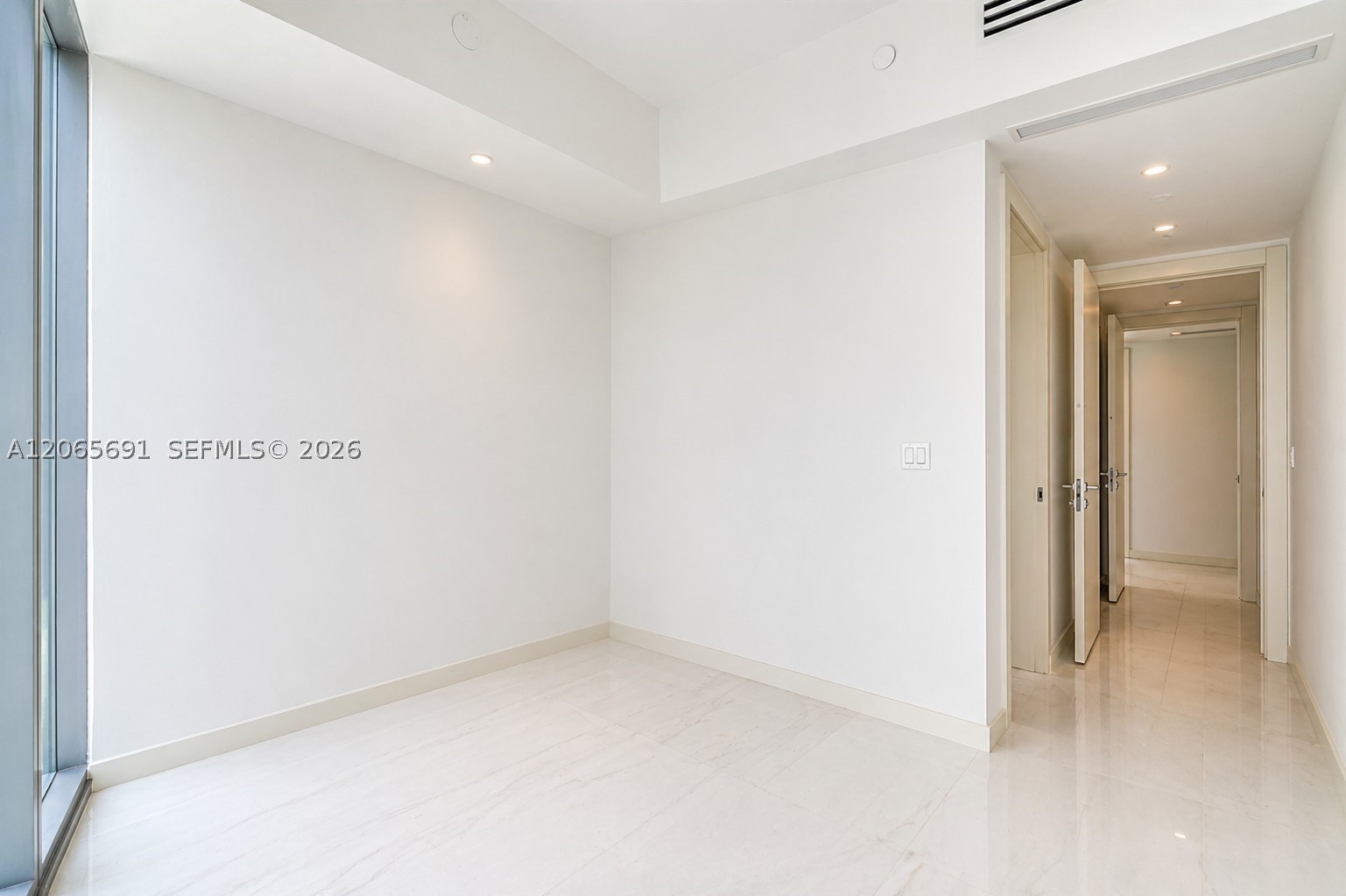 300 Biscayne Boulevard Way #4201E, Miami FL 33131