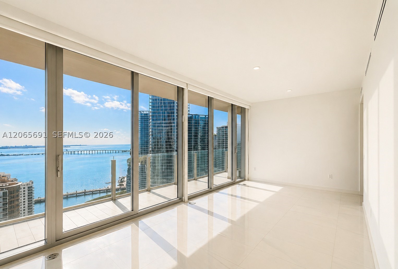 300 Biscayne Boulevard Way #4201E, Miami FL 33131