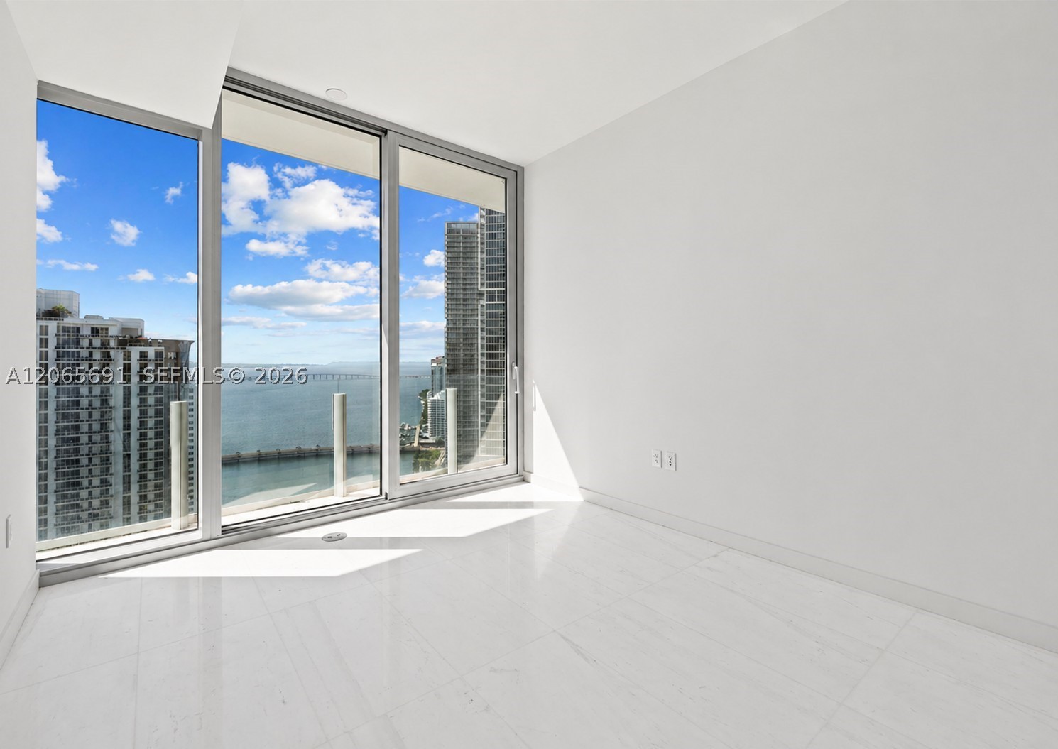 300 Biscayne Boulevard Way #4201E, Miami FL 33131