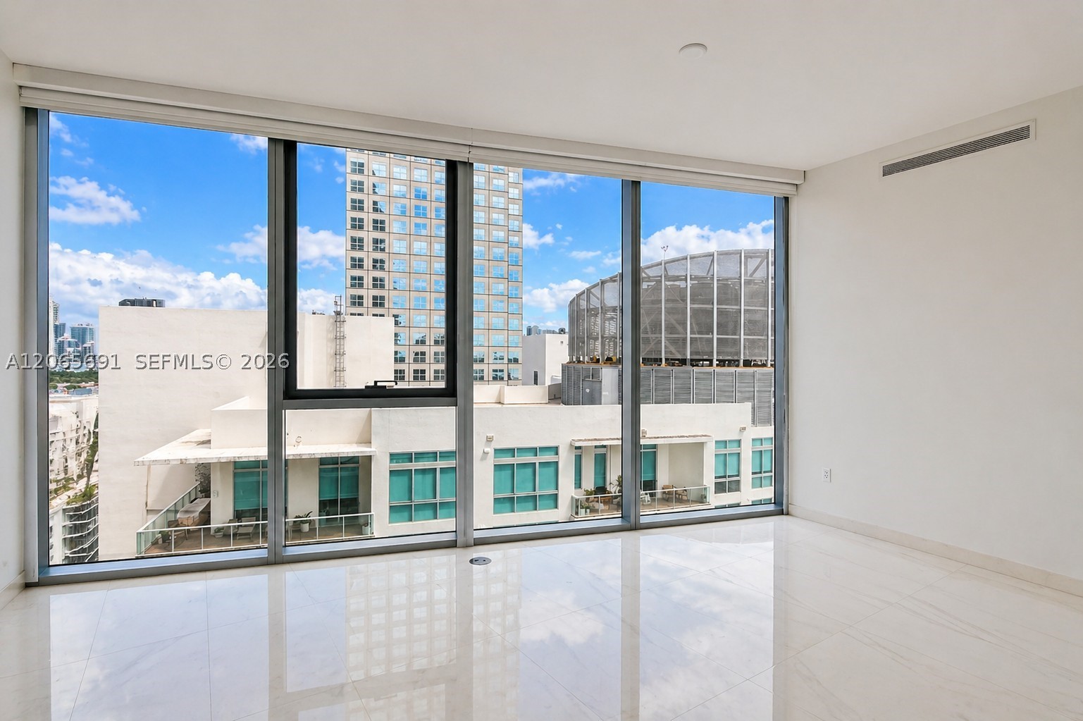 300 Biscayne Boulevard Way #4201E, Miami FL 33131