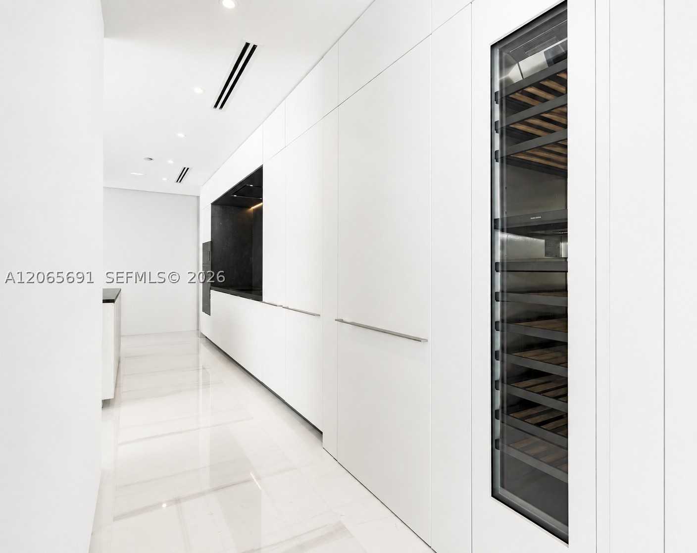 300 Biscayne Boulevard Way #4201E, Miami FL 33131