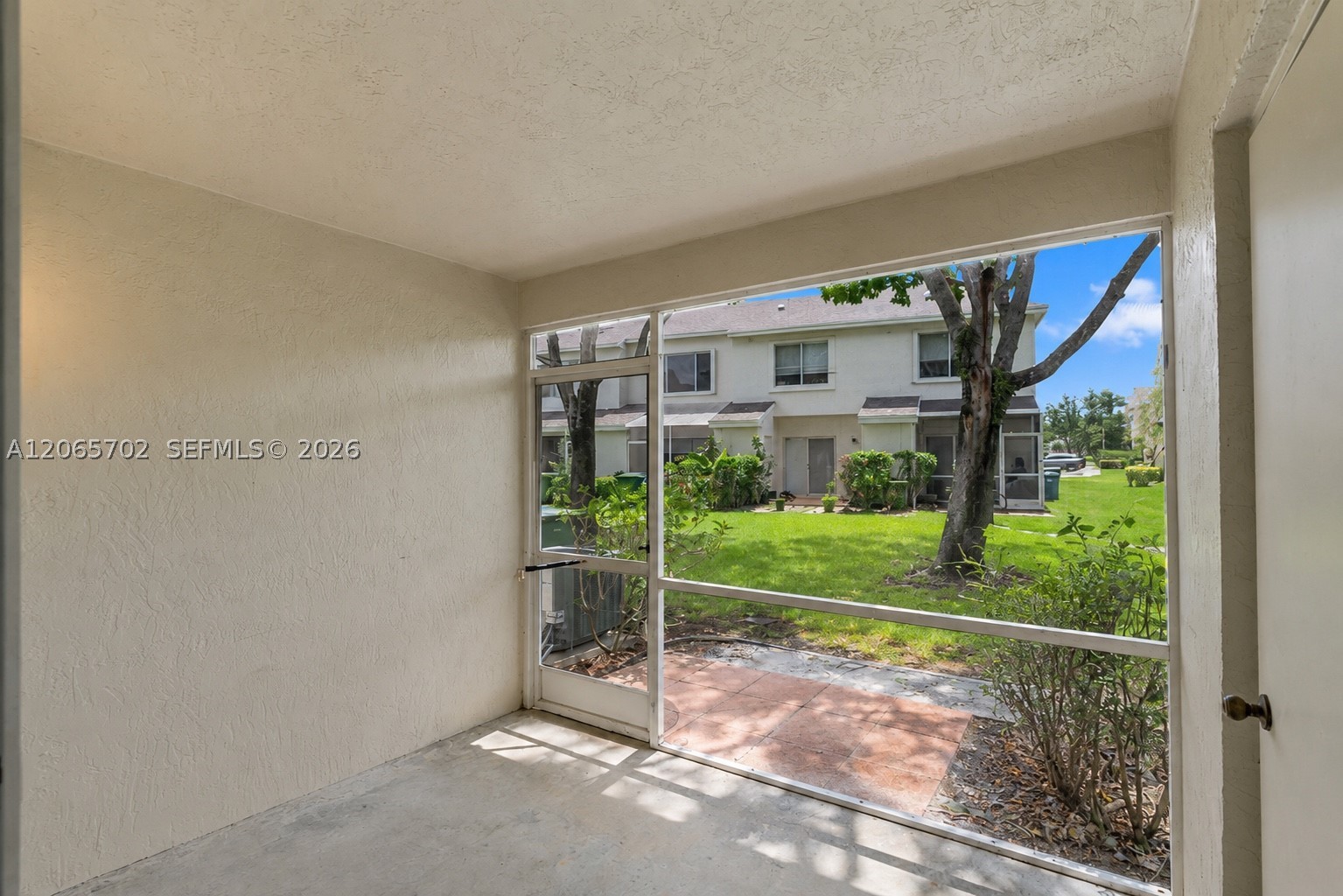 38 Truman Dr, Weston FL 33326