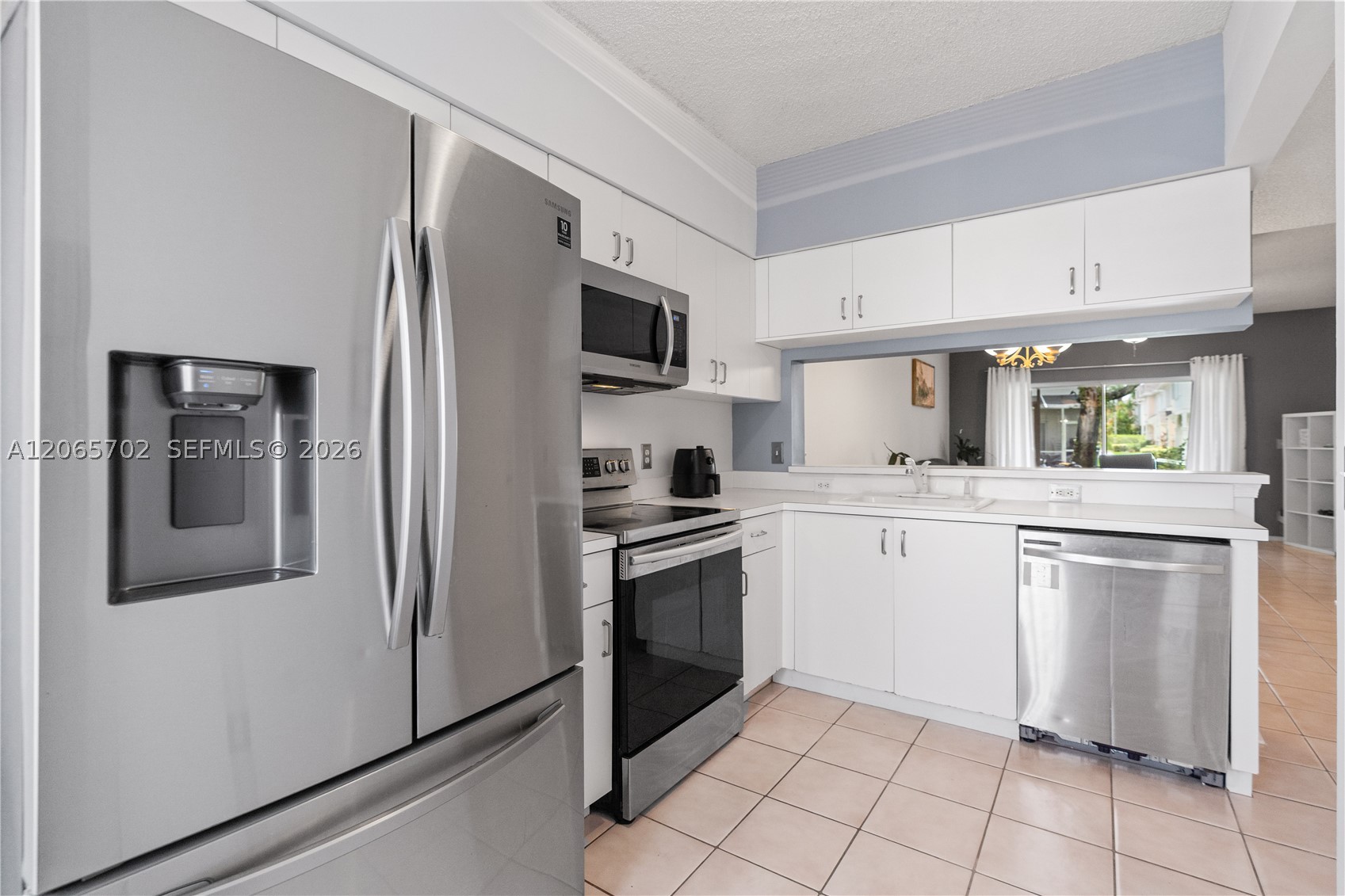 38 Truman Dr, Weston FL 33326