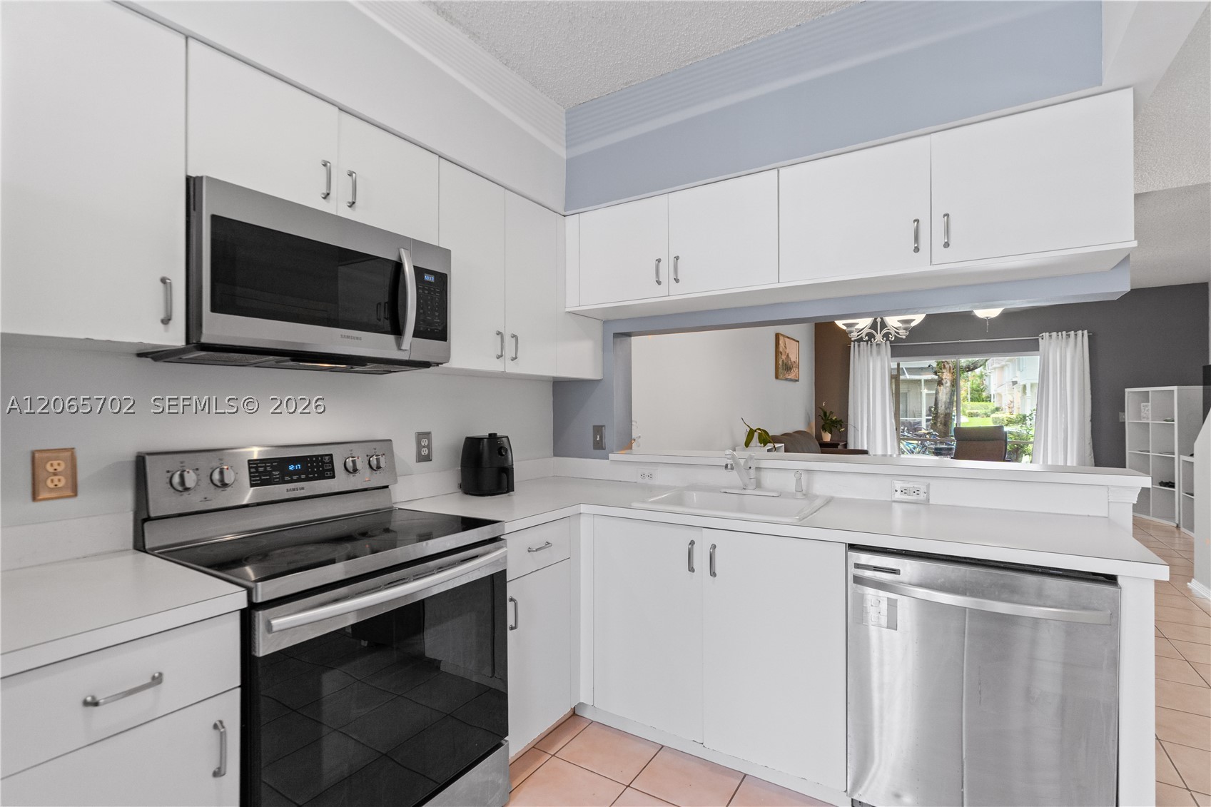 38 Truman Dr, Weston FL 33326