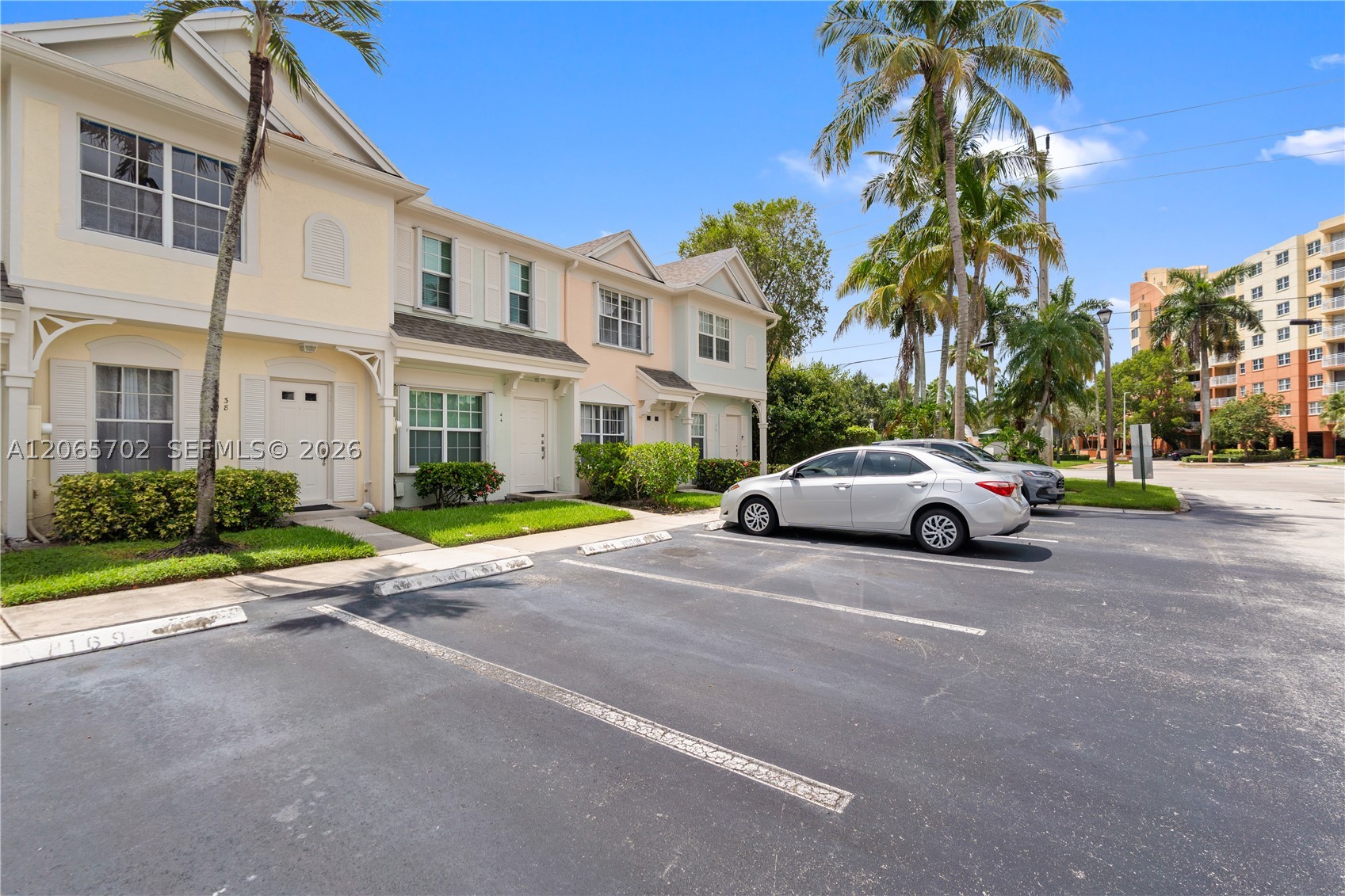 38 Truman Dr, Weston FL 33326