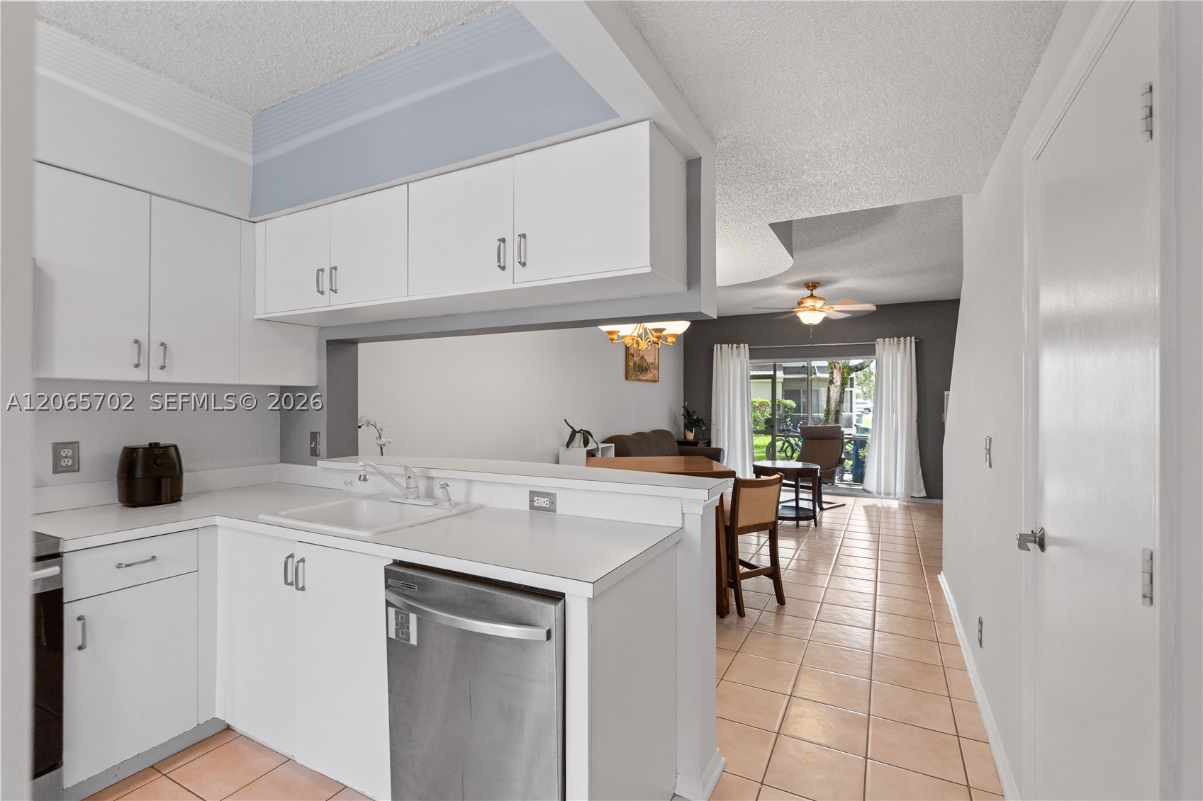 38 Truman Dr, Weston FL 33326