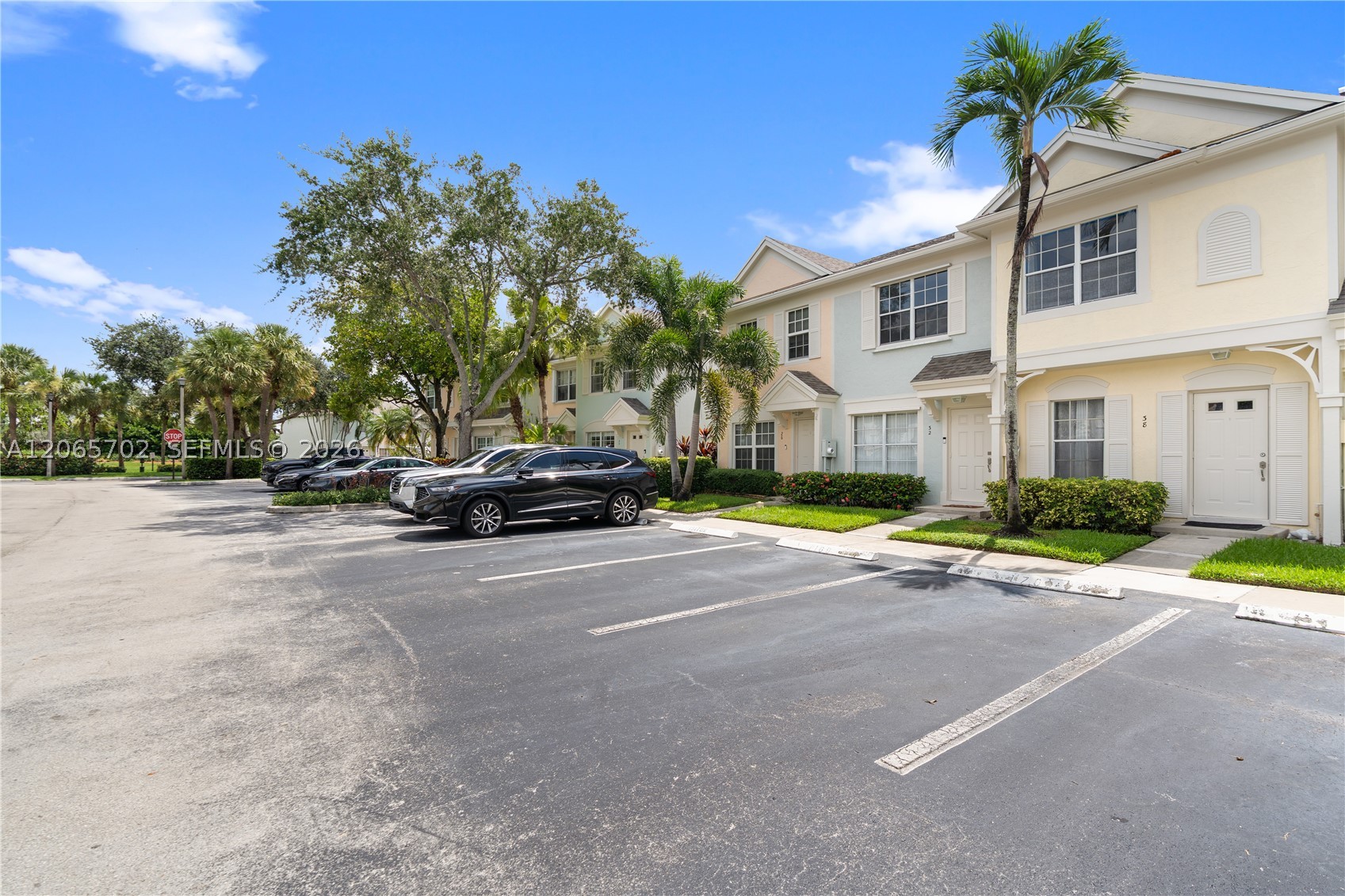 38 Truman Dr, Weston FL 33326