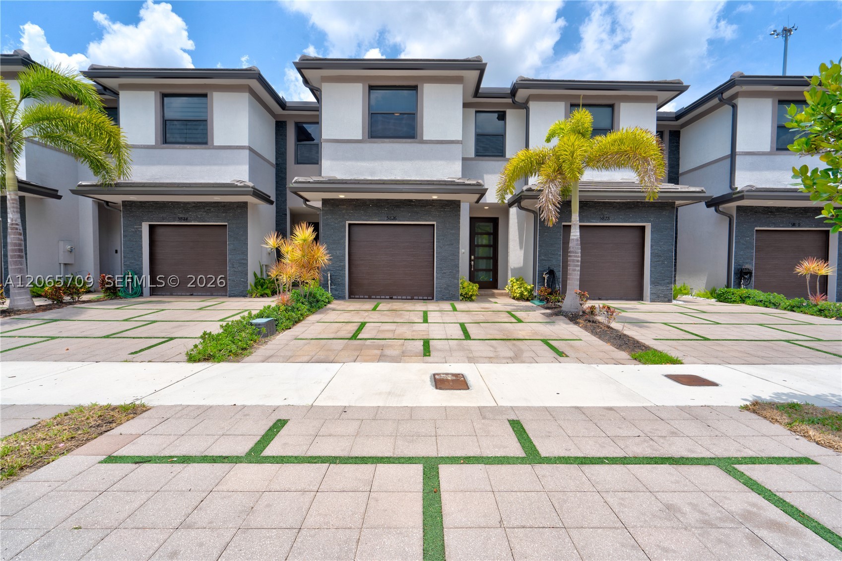 15826 NW 91st Ct #15826, Miami Lakes FL 33018