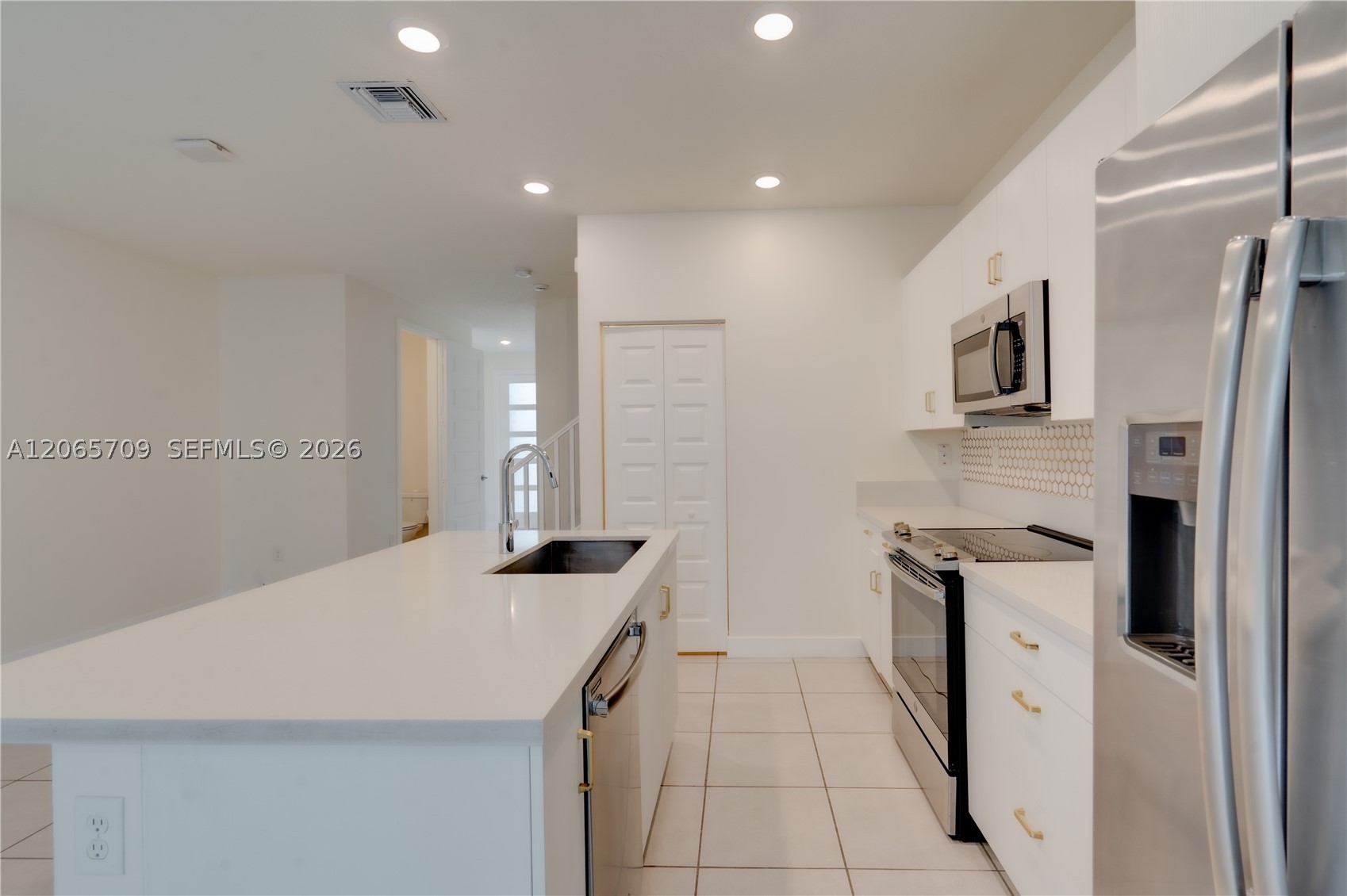 15826 NW 91st Ct #15826, Miami Lakes FL 33018