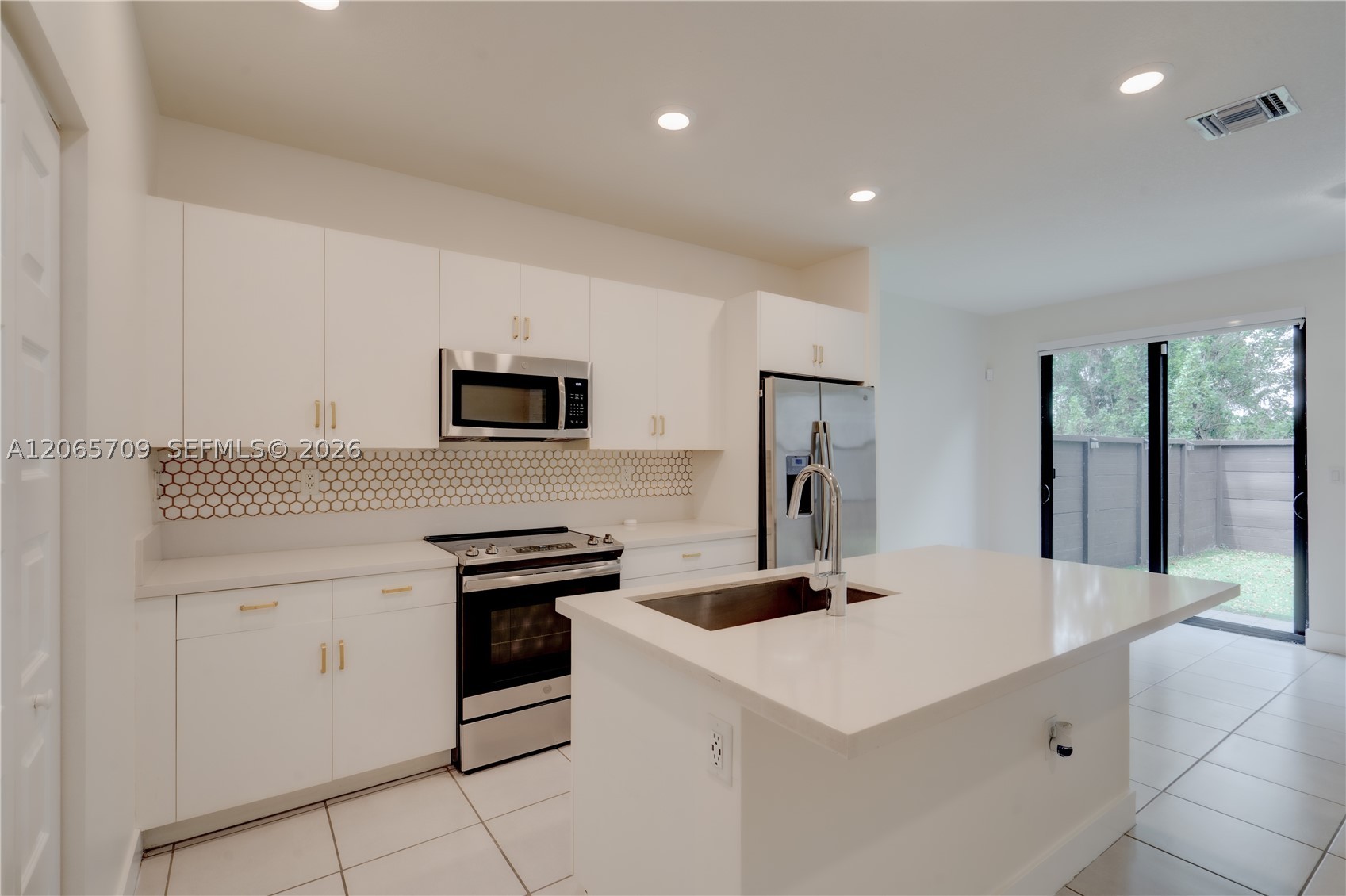 15826 NW 91st Ct #15826, Miami Lakes FL 33018