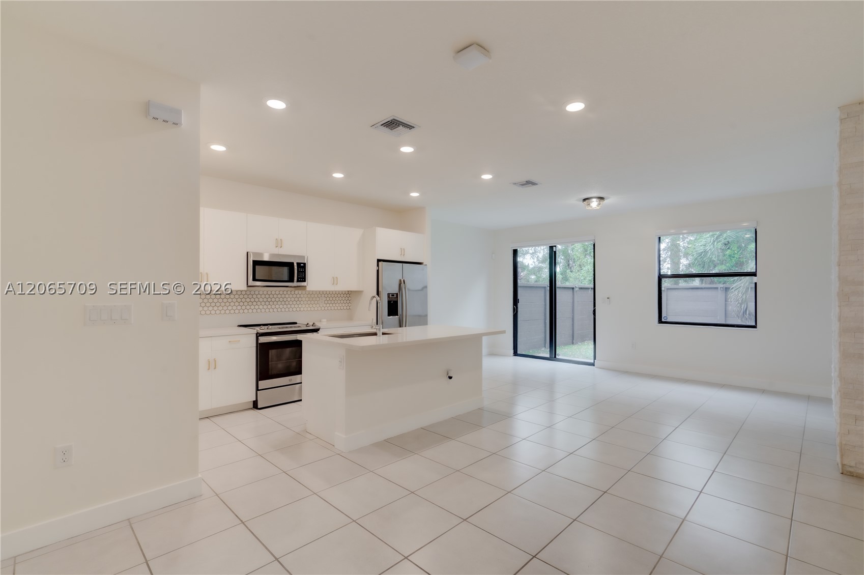 15826 NW 91st Ct #15826, Miami Lakes FL 33018