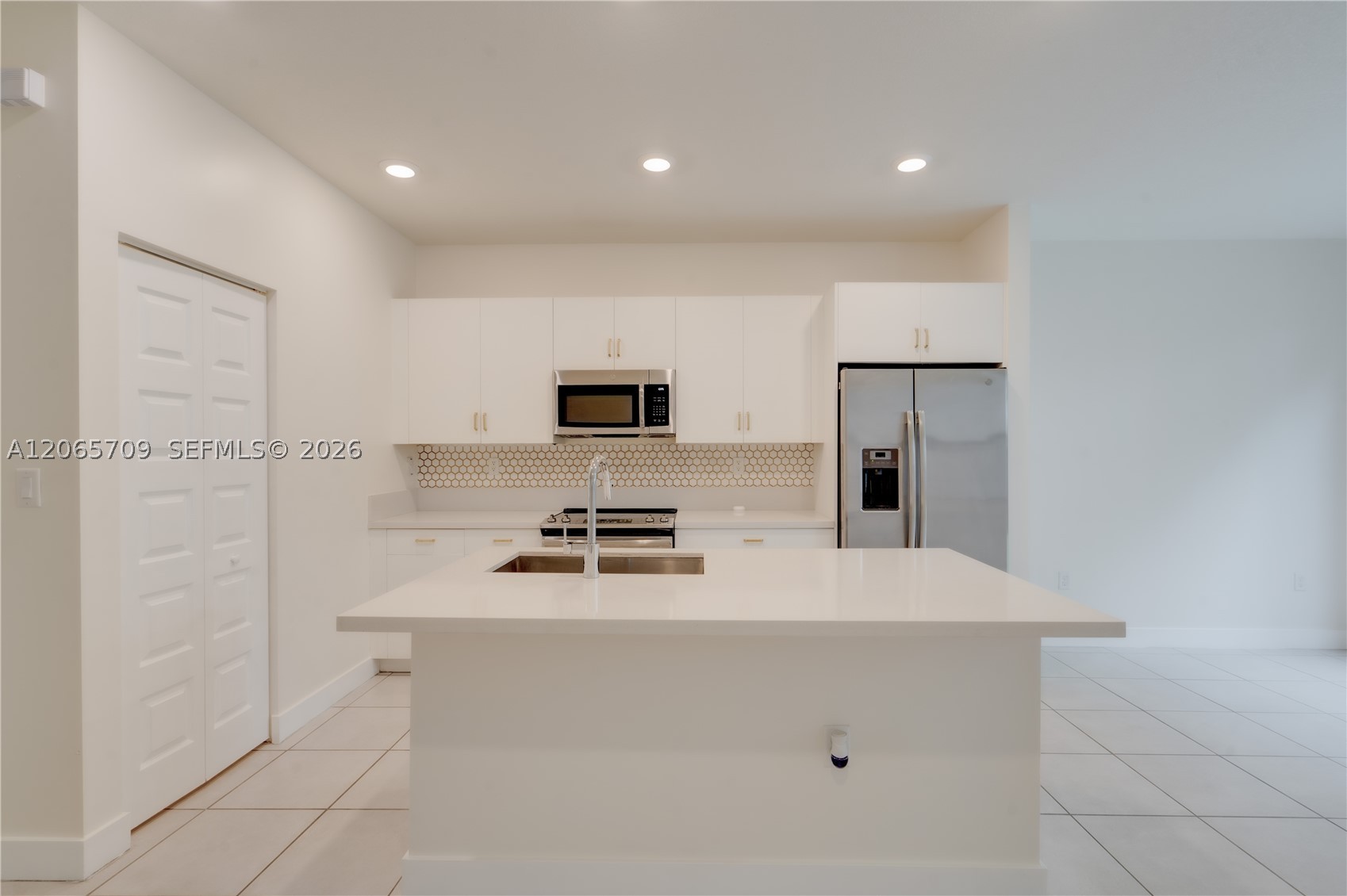 15826 NW 91st Ct #15826, Miami Lakes FL 33018