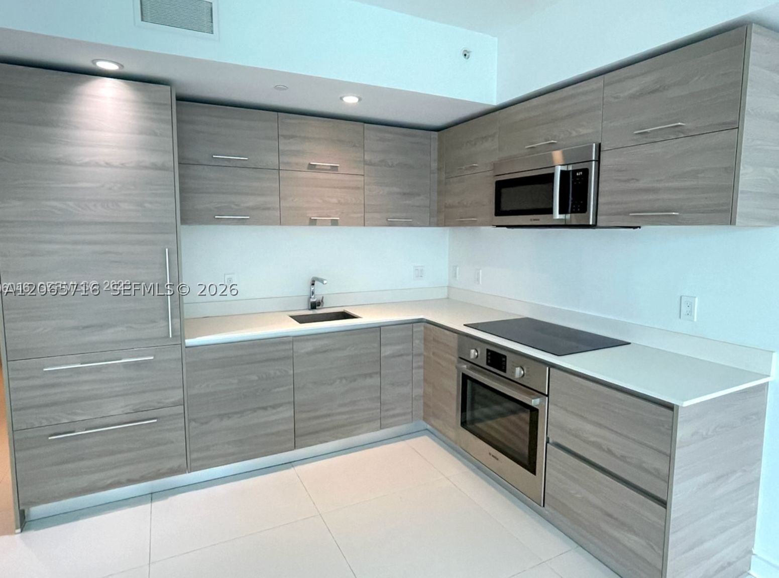 1300 S Miami Ave #1008, Miami FL 33130