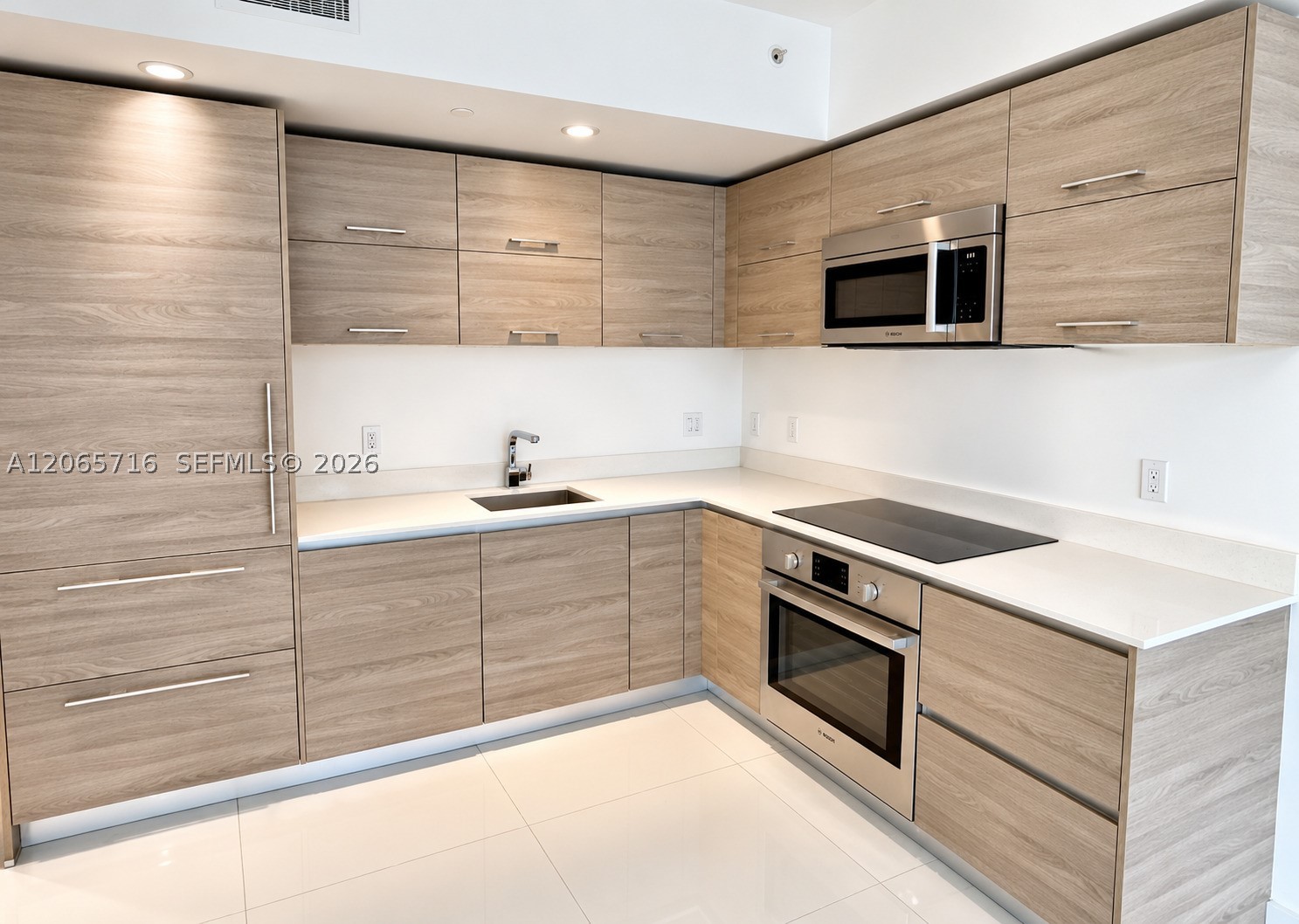 1300 S Miami Ave #1008, Miami FL 33130