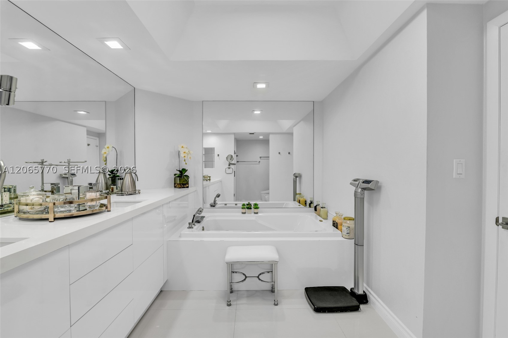 2000 Island Blvd #2006, Aventura FL 33160