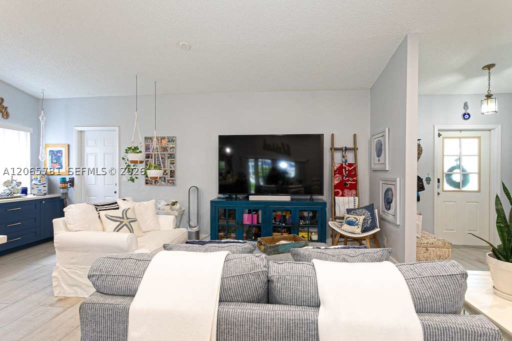 7112 NW 107th Ave, Tamarac FL 33321