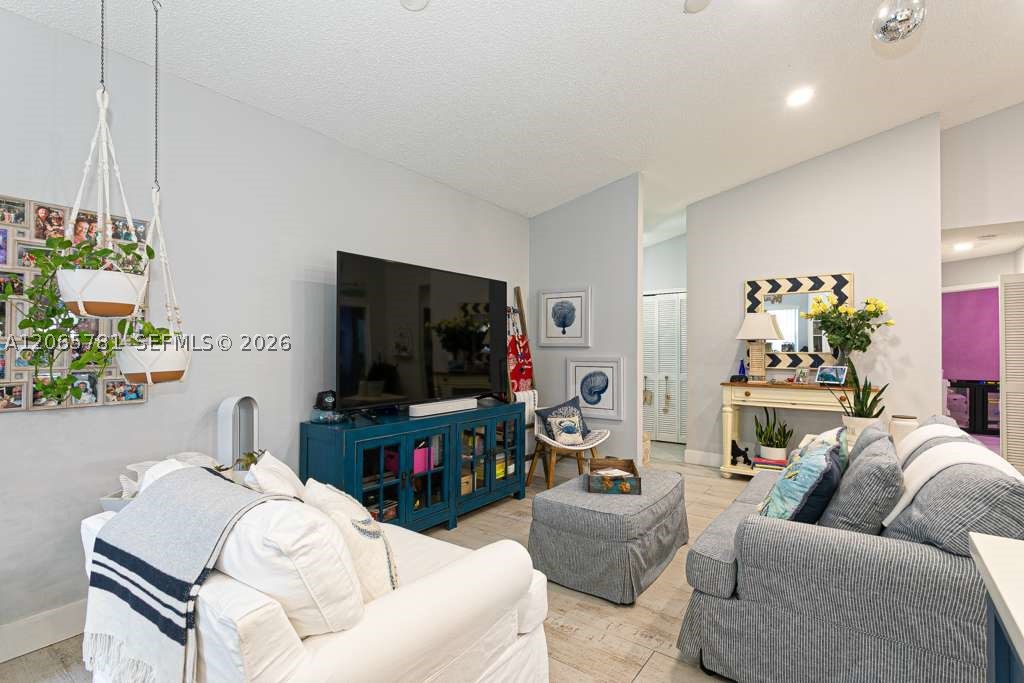 7112 NW 107th Ave, Tamarac FL 33321