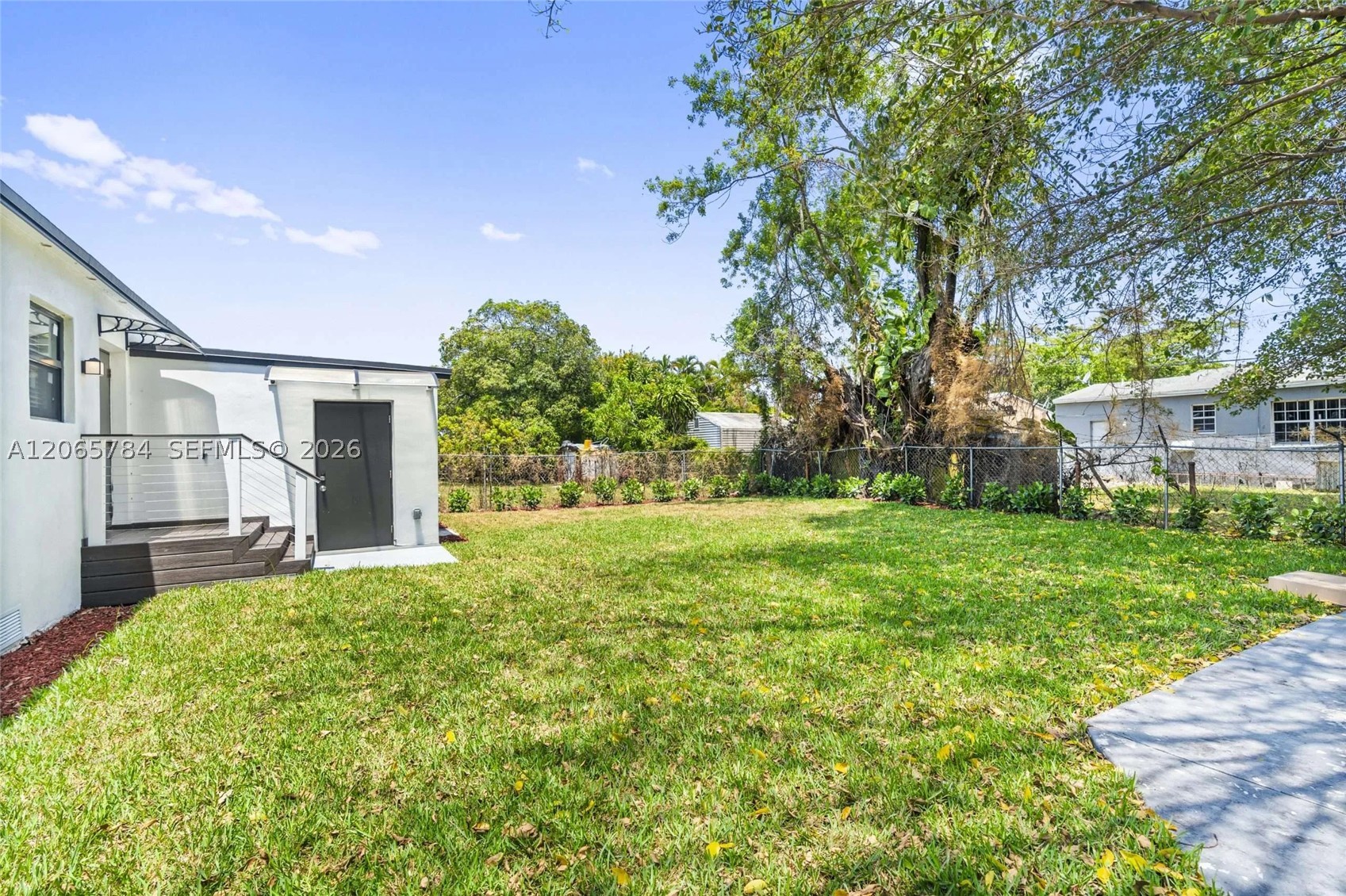 1121 NW 57th St, Miami FL 33127