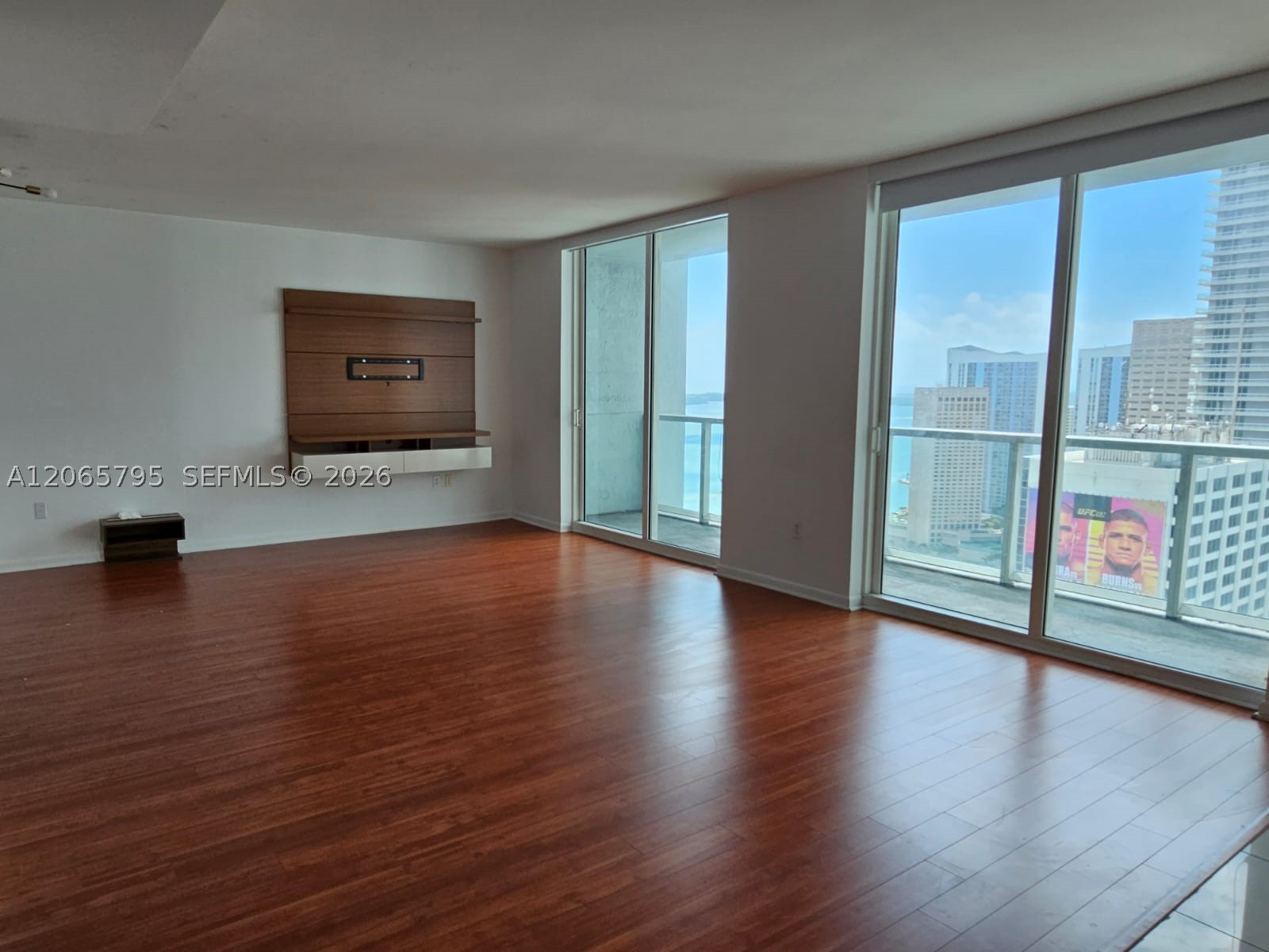 244 Biscayne Blvd #3707, Miami FL 33132