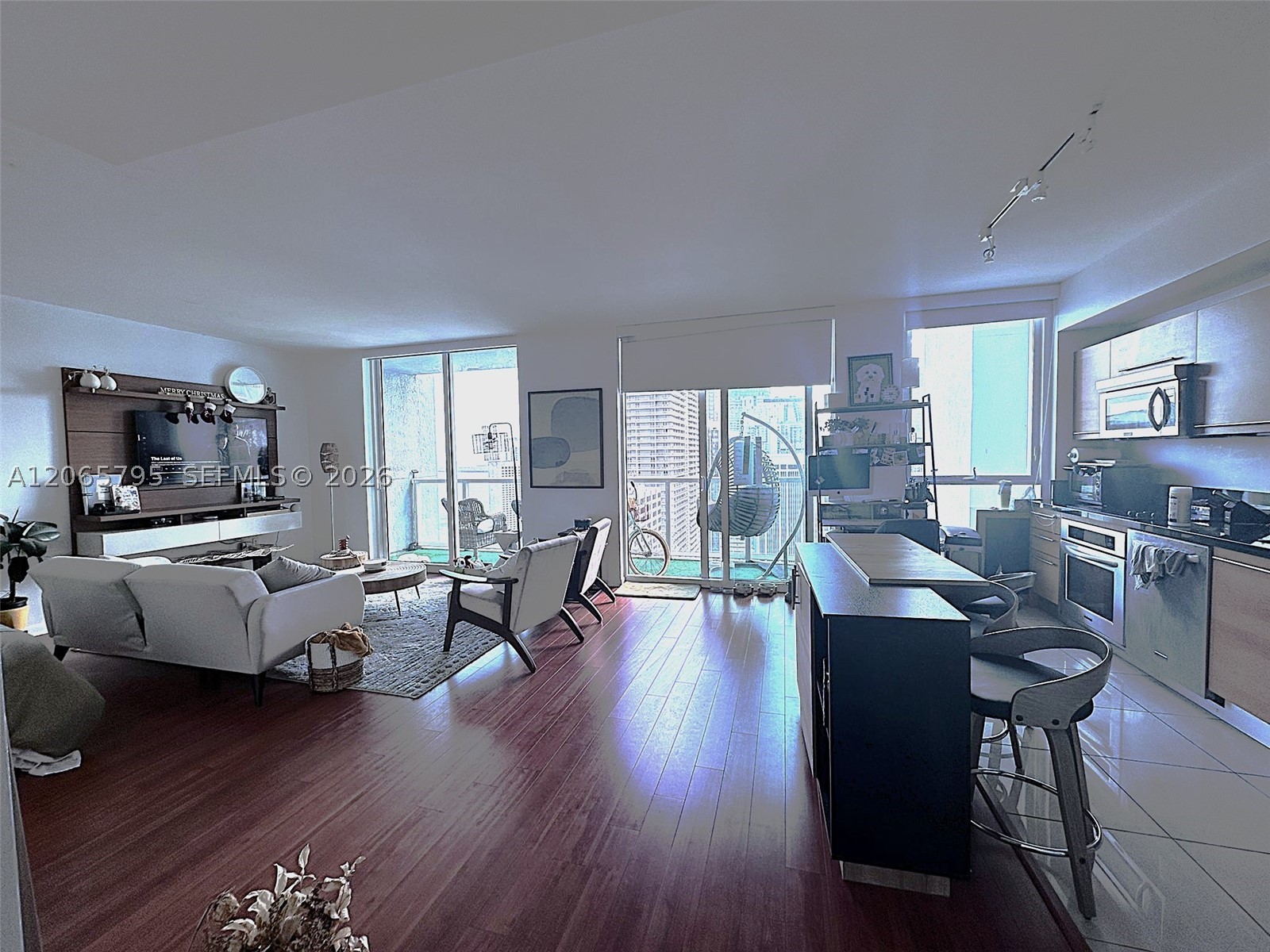 244 Biscayne Blvd #3707, Miami FL 33132