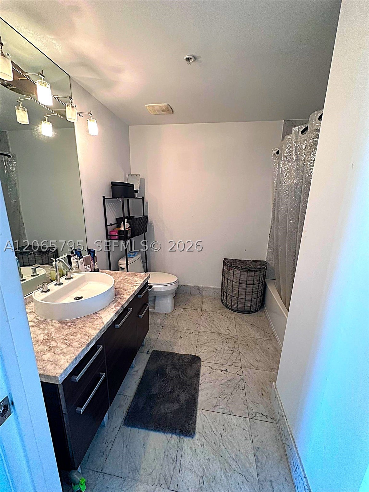 244 Biscayne Blvd #3707, Miami FL 33132