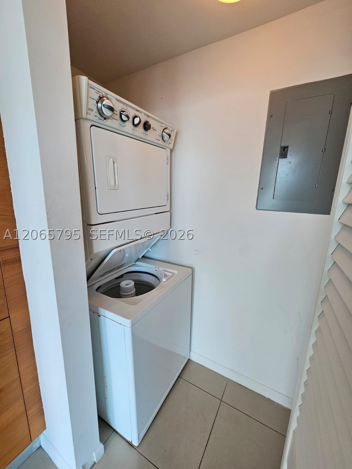 244 Biscayne Blvd #3707, Miami FL 33132