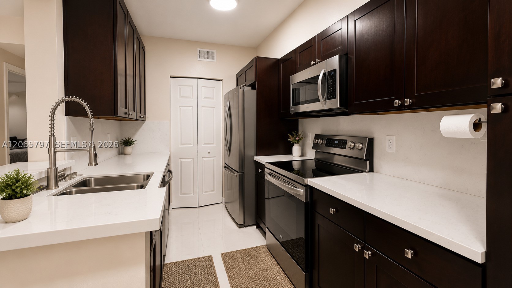 10294 S Fox Trail Rd S #704, Royal Palm Beach FL 33411
