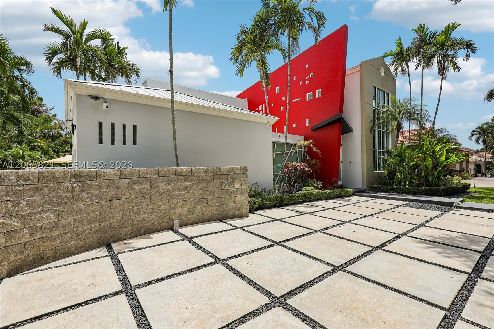 16581 NW 84th Ave, Miami Lakes FL 33016