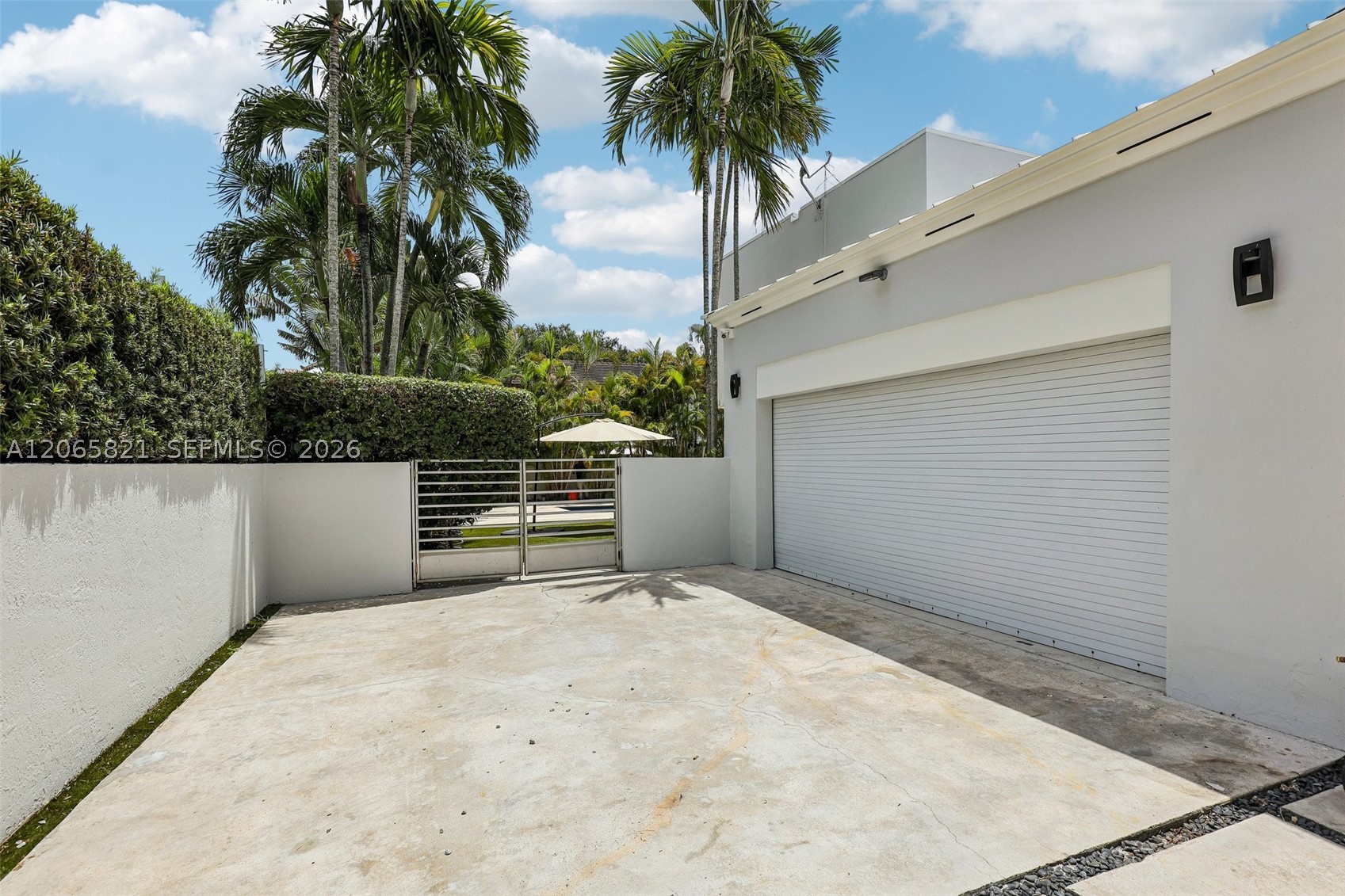 16581 NW 84th Ave, Miami Lakes FL 33016