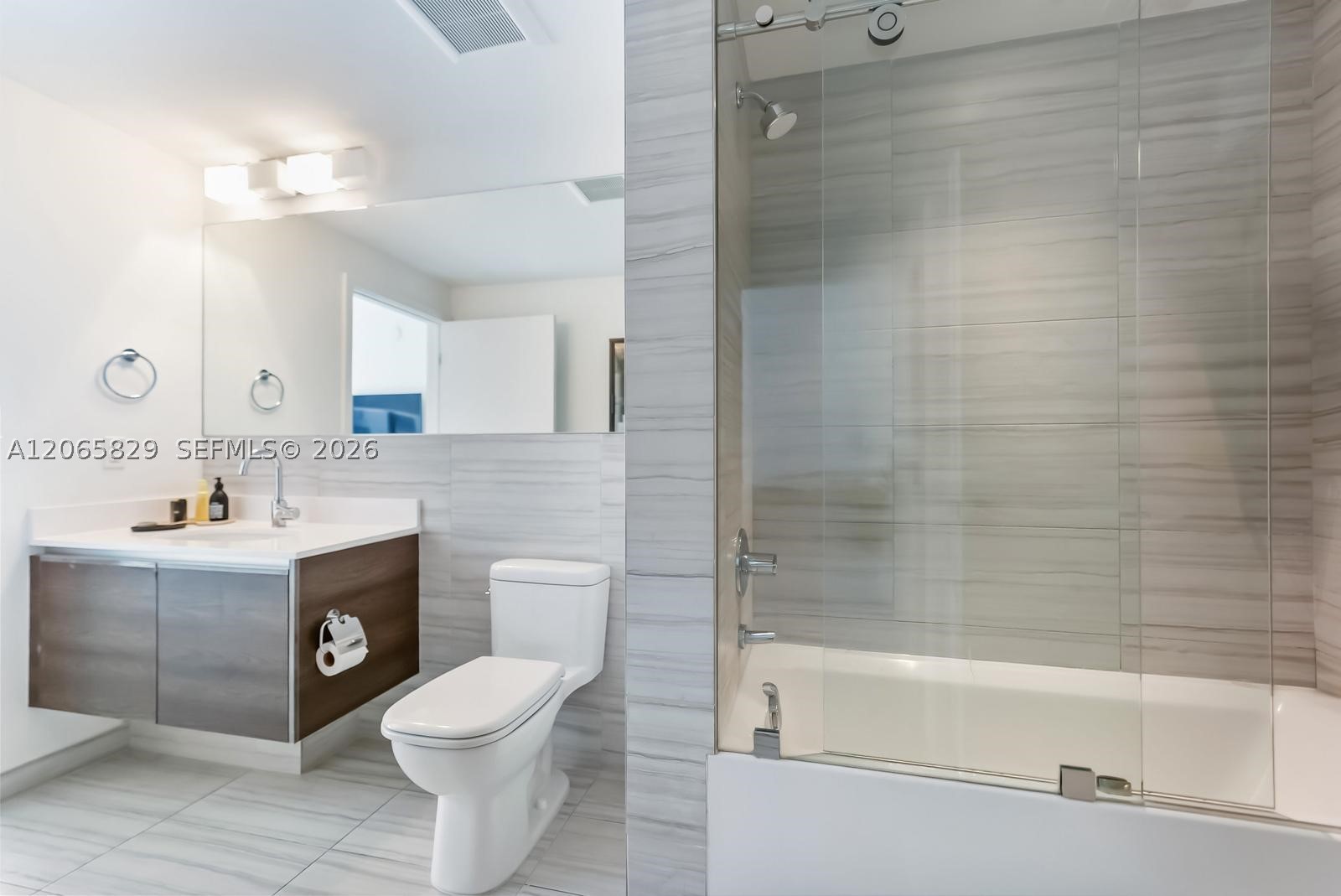 301 Altara Ave #630, Coral Gables FL 33146
