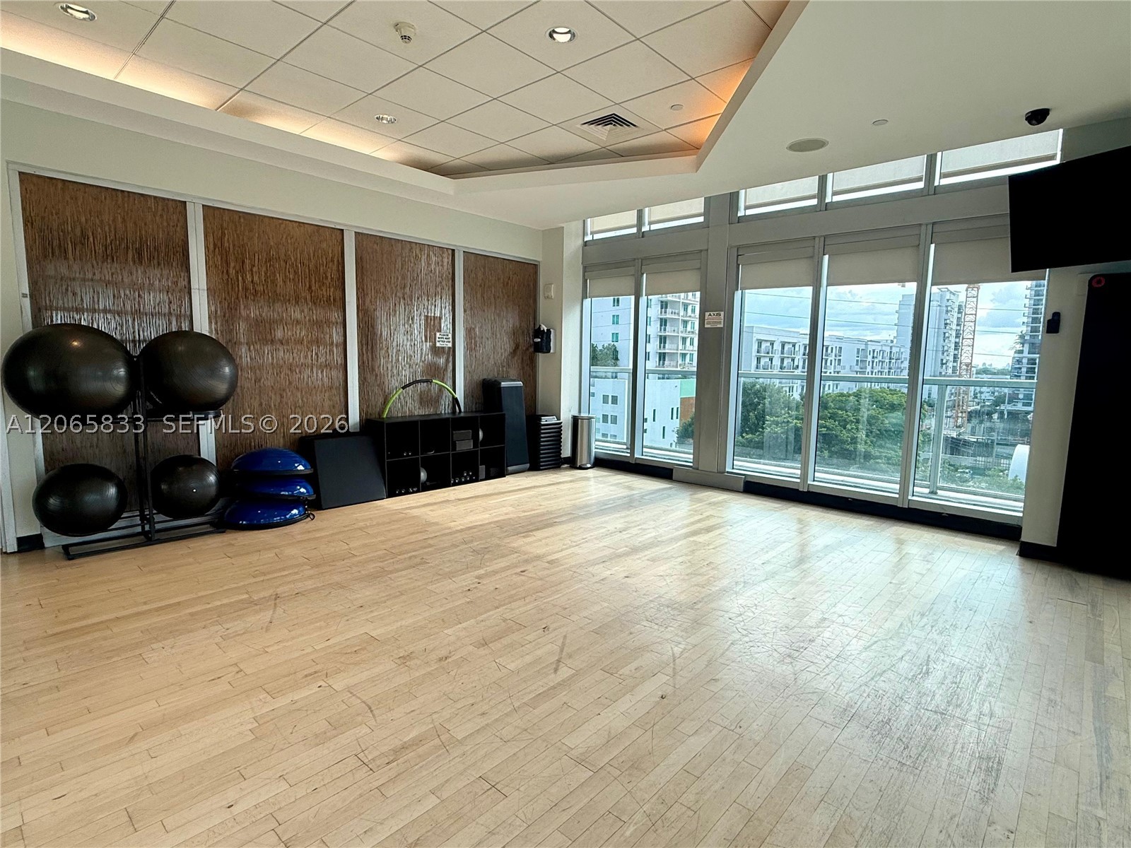 79 SW 12th St #1207-S, Miami FL 33130