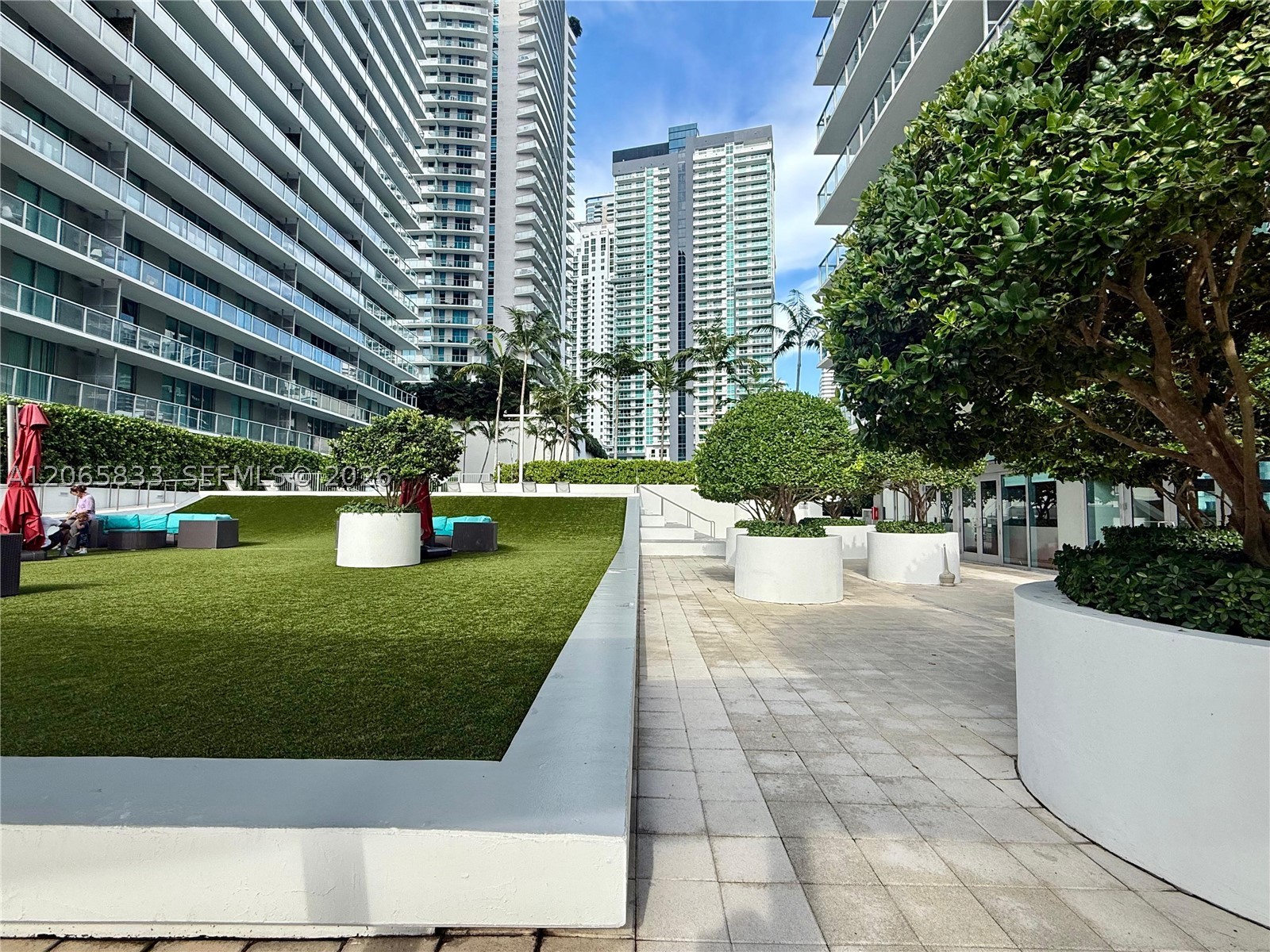 79 SW 12th St #1207-S, Miami FL 33130