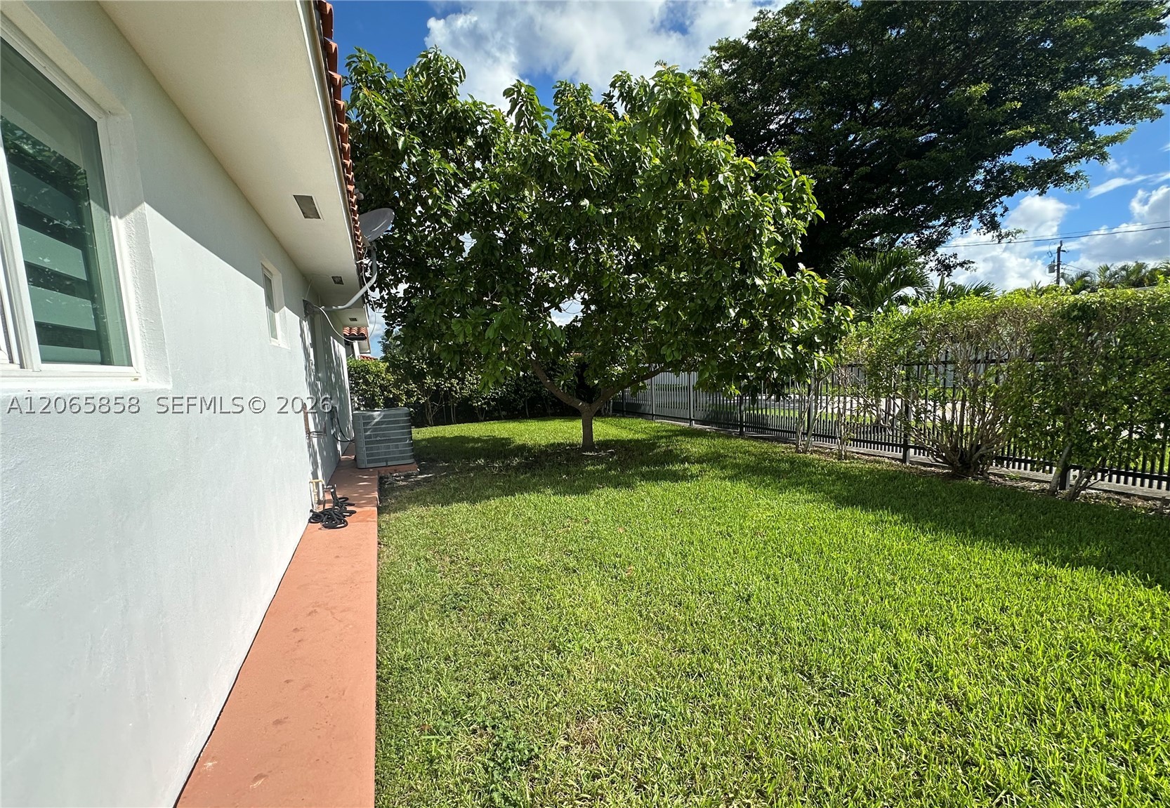 9461 SW 62nd St #n/a, Miami FL 33173