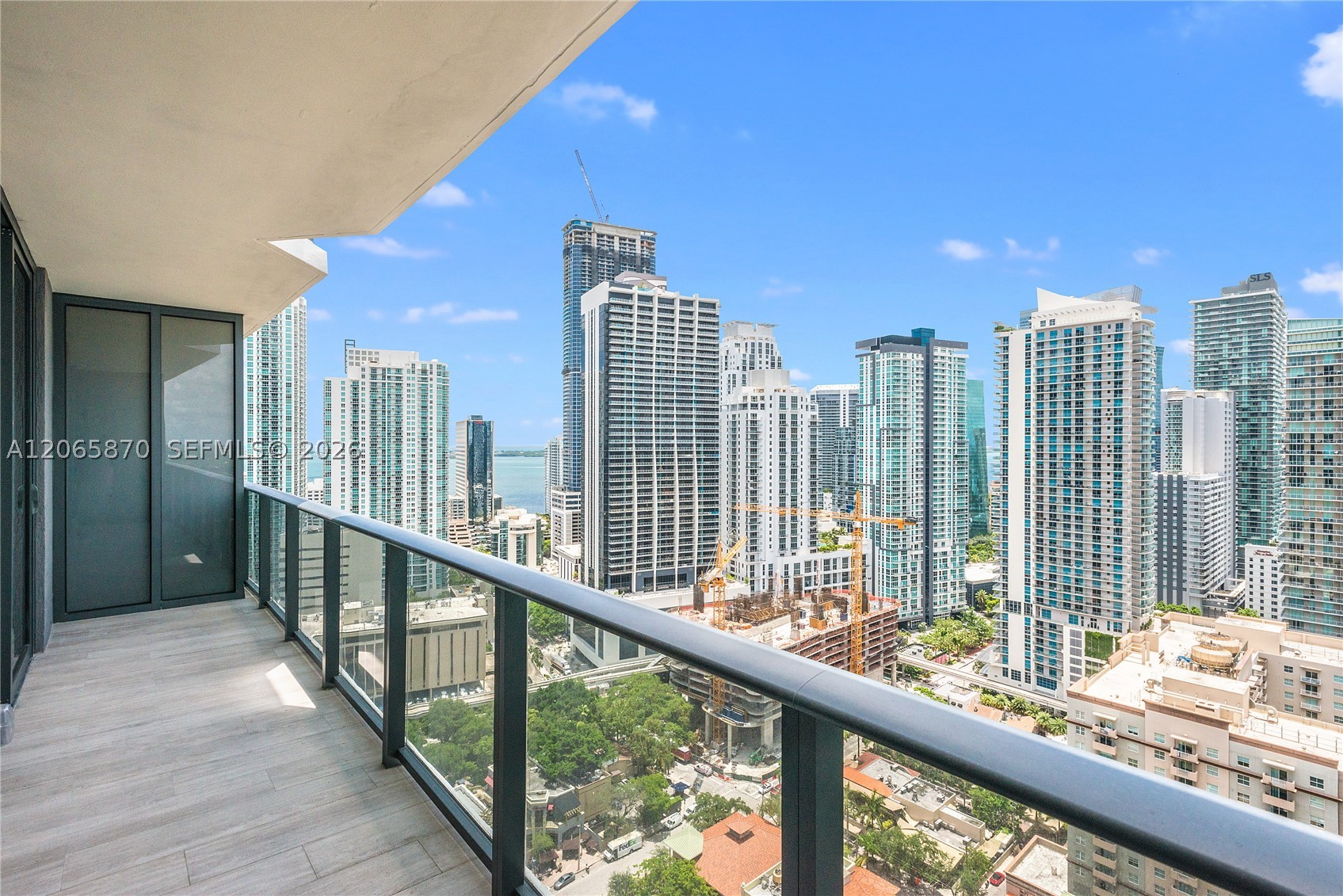 55 SW 9 St #2805, Miami FL 33129