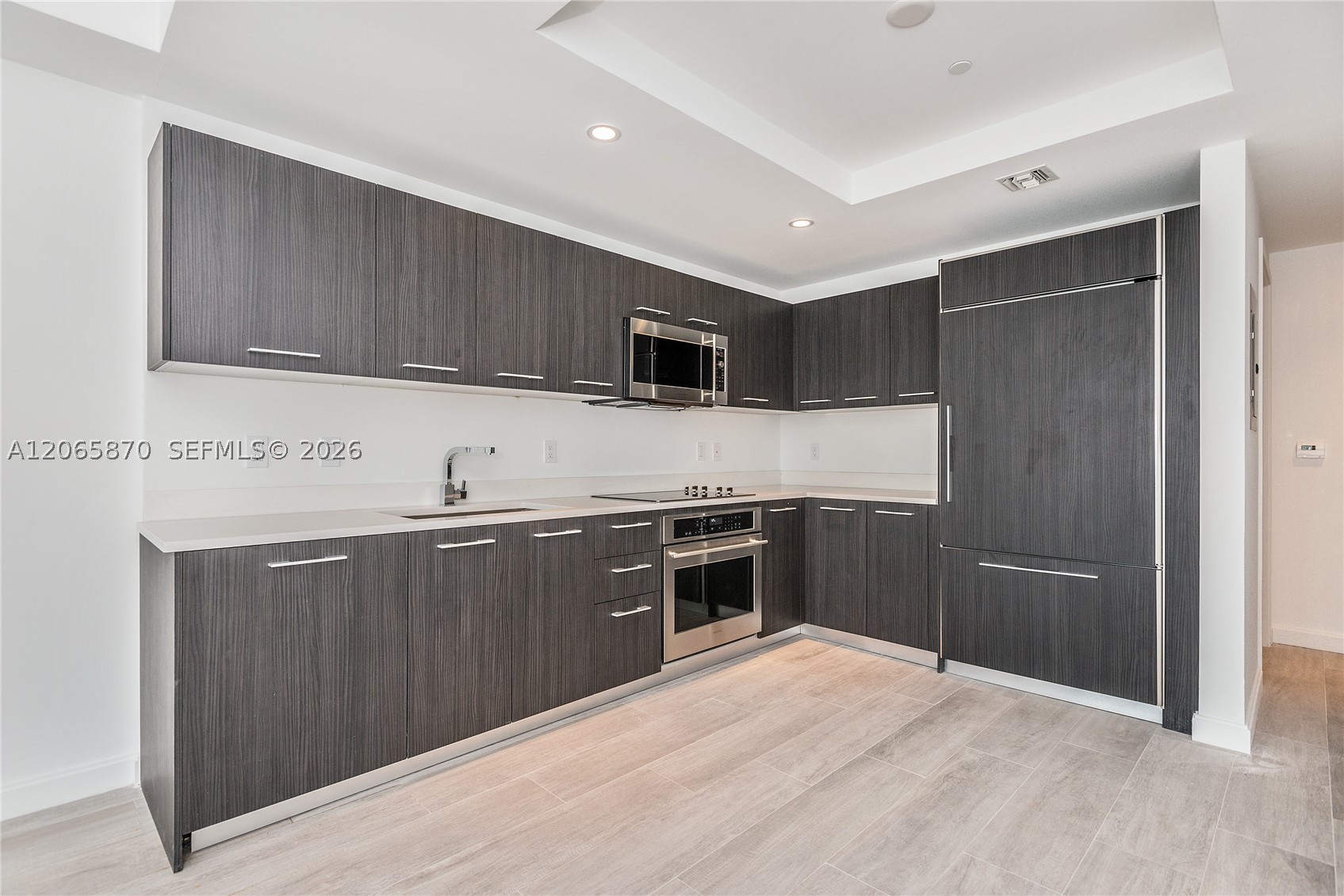 55 SW 9 St #2805, Miami FL 33129