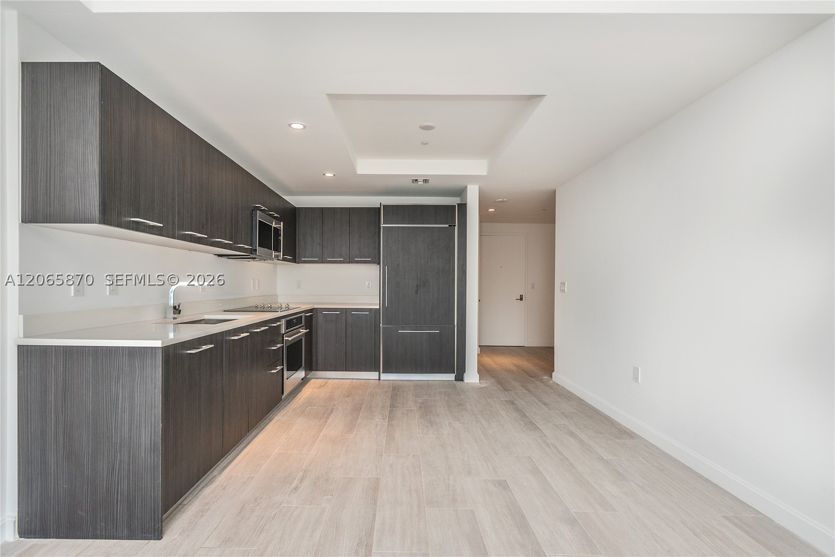 55 SW 9 St #2805, Miami FL 33129