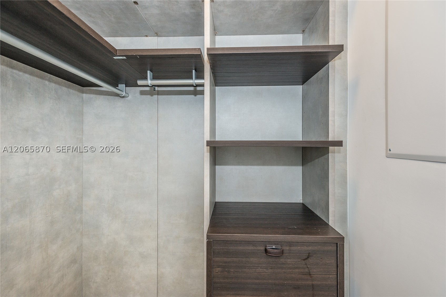 55 SW 9 St #2805, Miami FL 33129