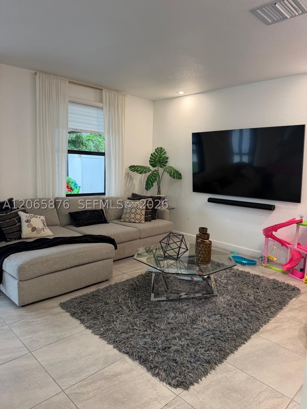 3555 W 106th St, Hialeah FL 33018