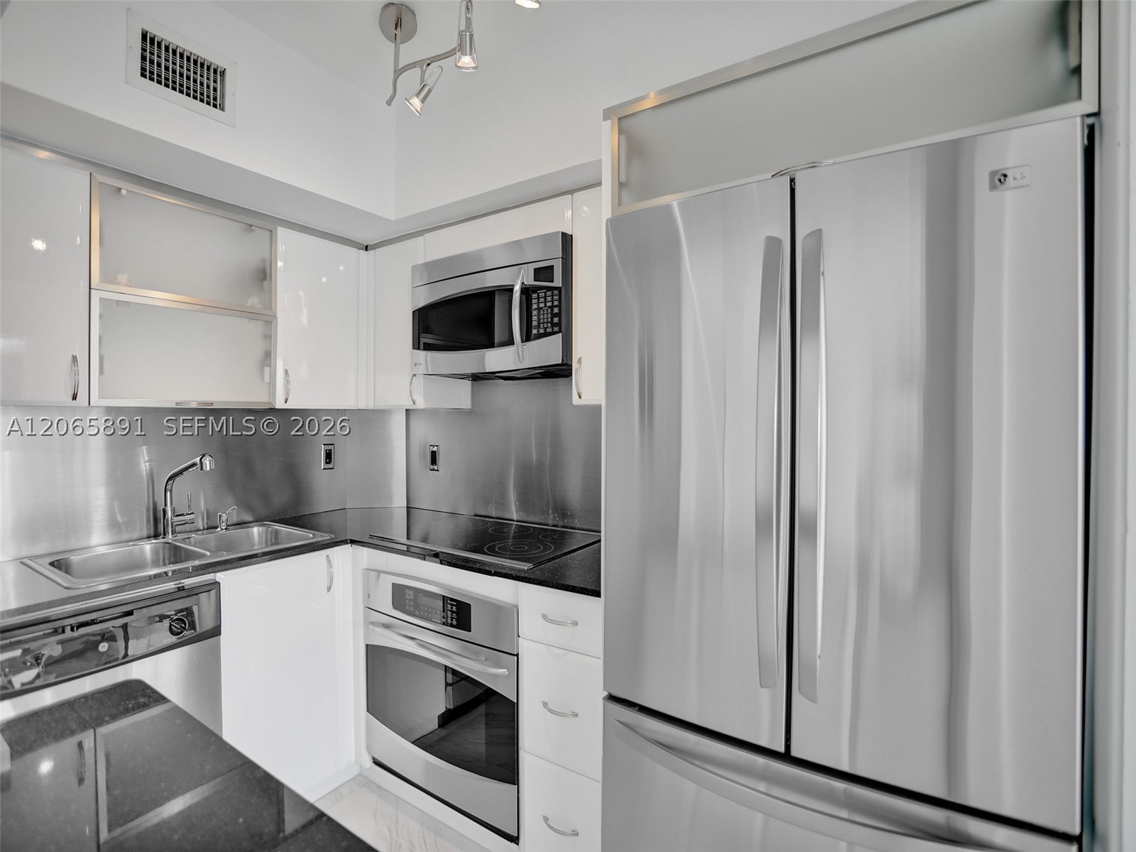 286 Bal Bay Dr #2B, Bal Harbour FL 33154
