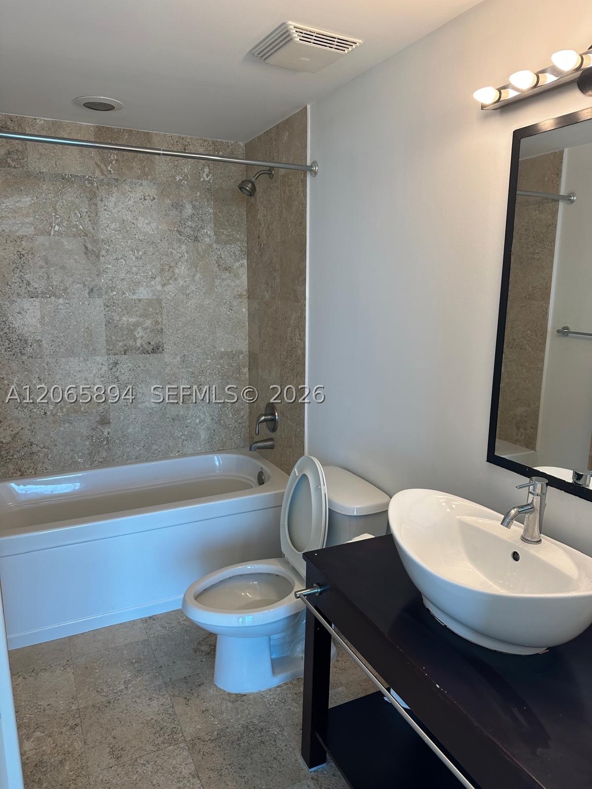 350 S Miami Ave #2913, Miami FL 33130