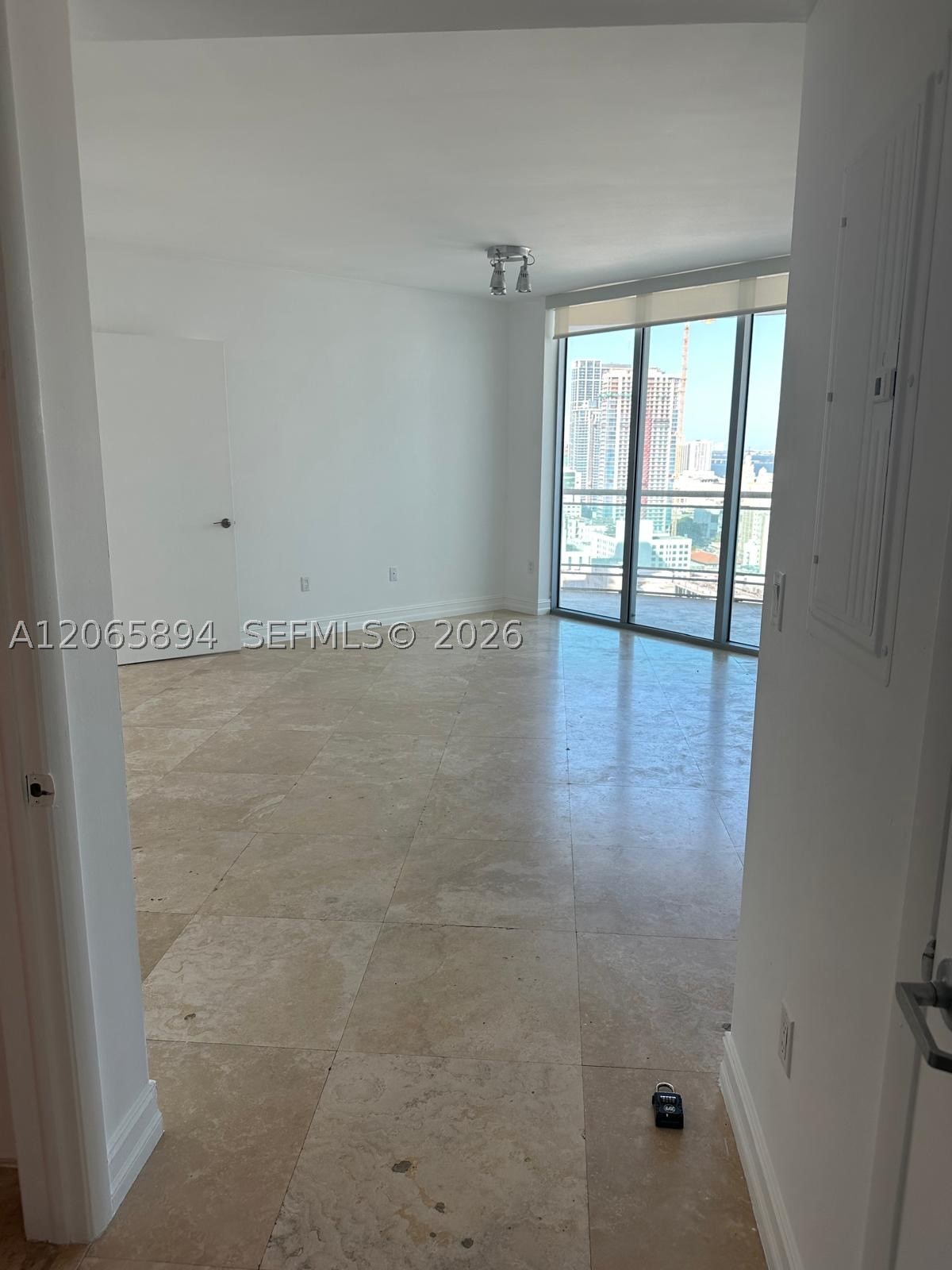 350 S Miami Ave #2913, Miami FL 33130