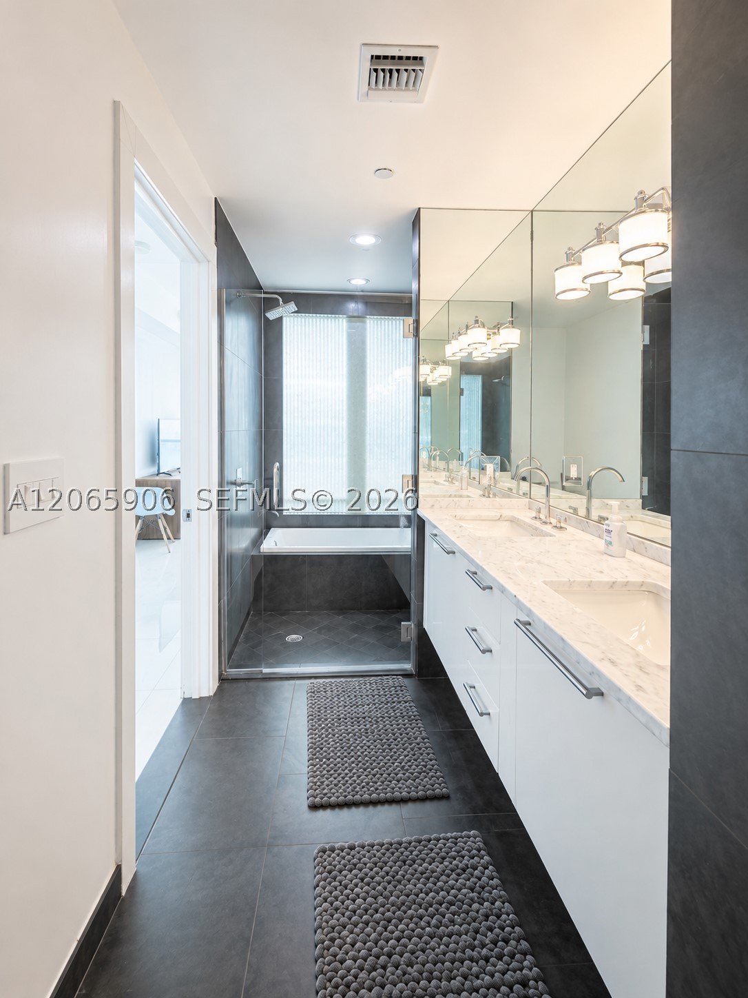 900 Biscayne Blvd #4410, Miami FL 33132