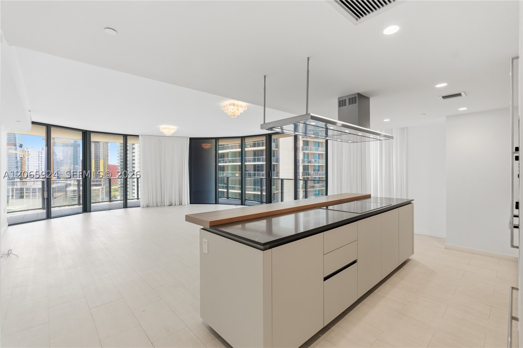 1000 Brickell Plz #1902, Miami FL 33131