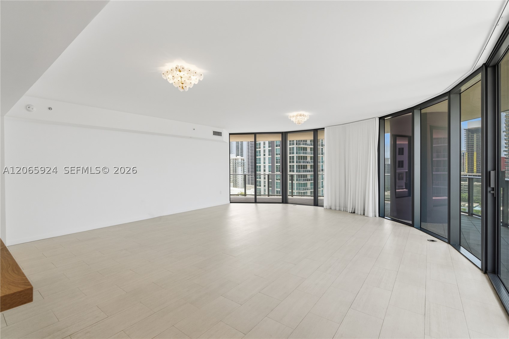 1000 Brickell Plz #1902, Miami FL 33131