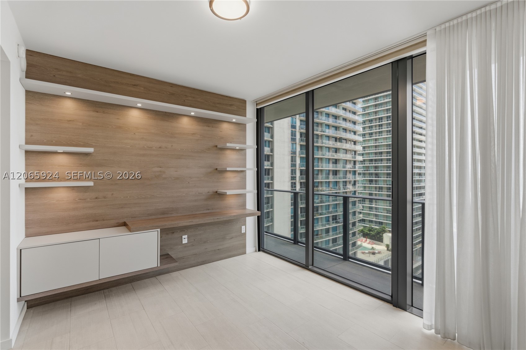 1000 Brickell Plz #1902, Miami FL 33131